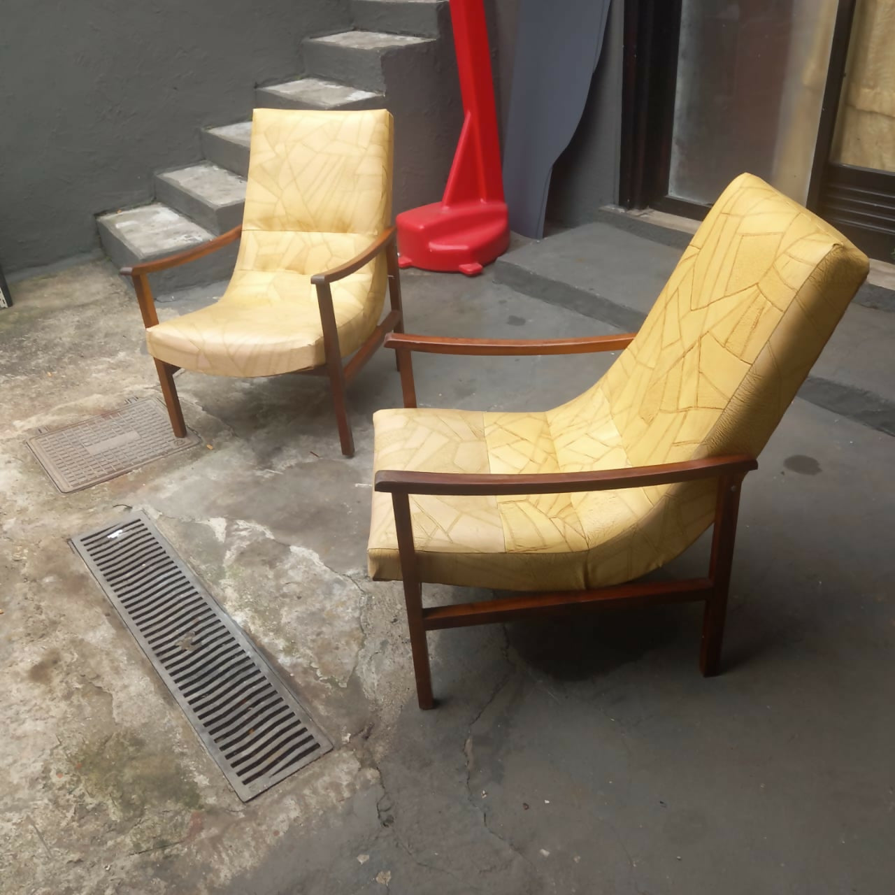 Par de Poltronas amarelas
