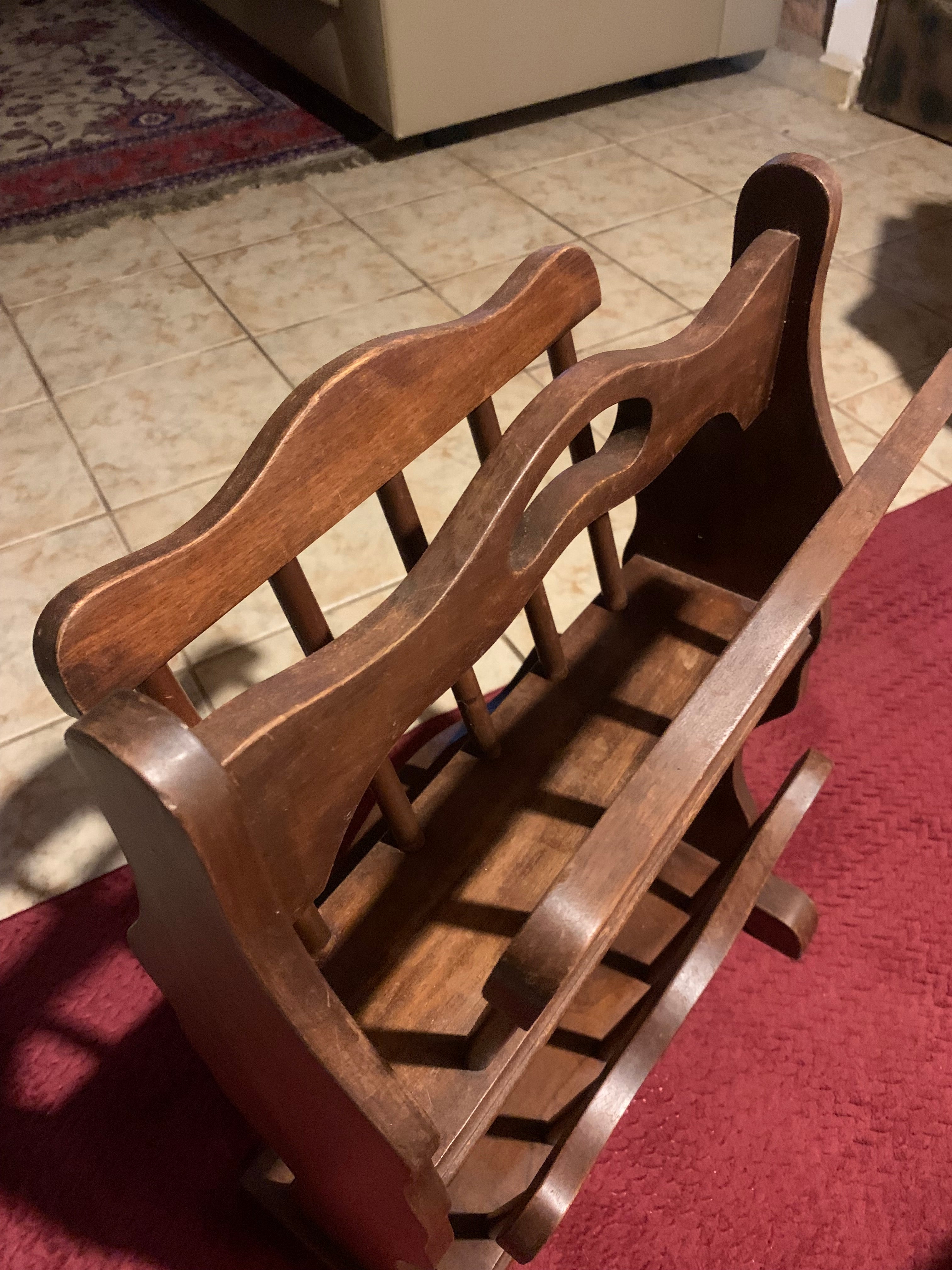 Antigo porta revista em madeira maciça