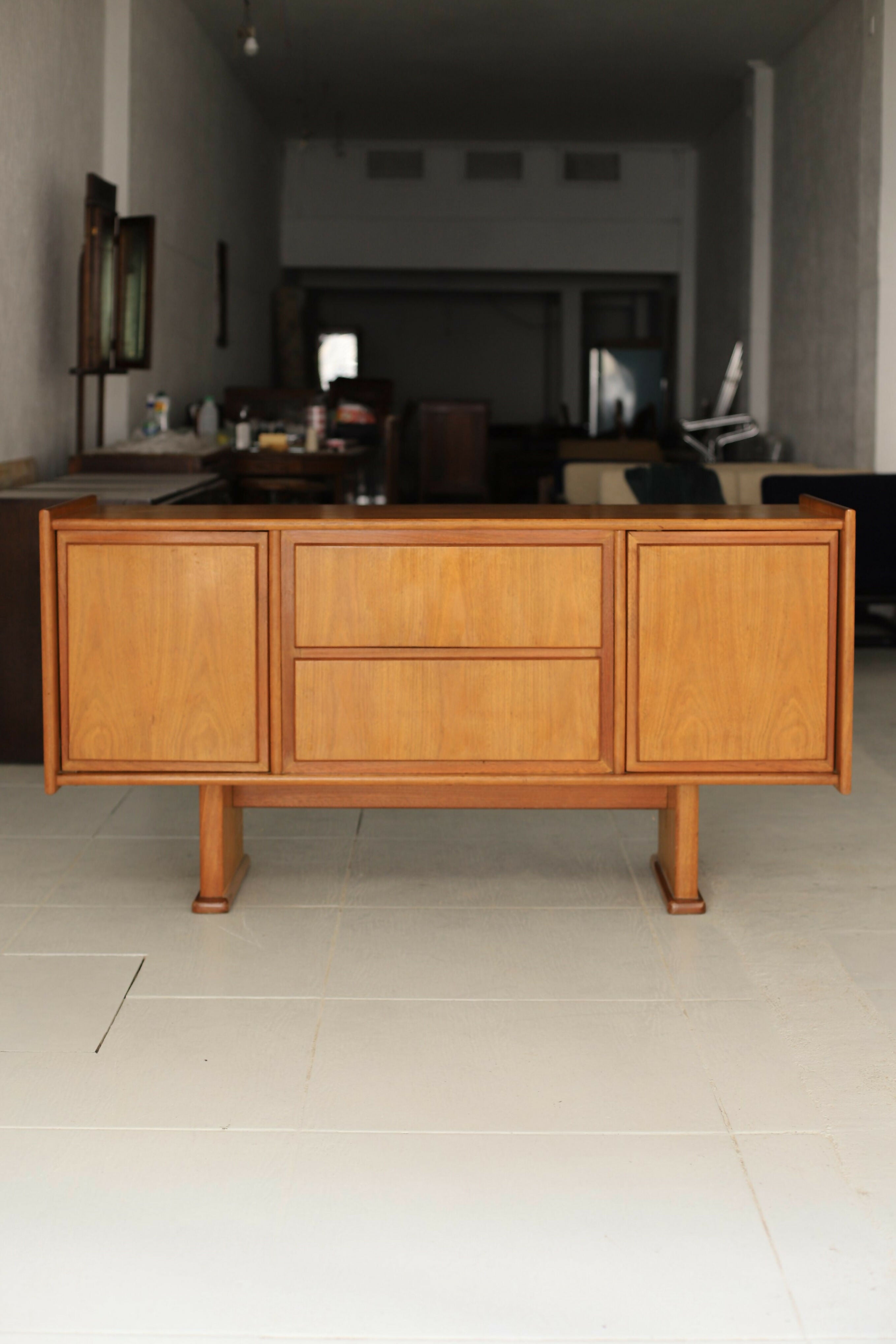 Buffet mid century cerejeira
