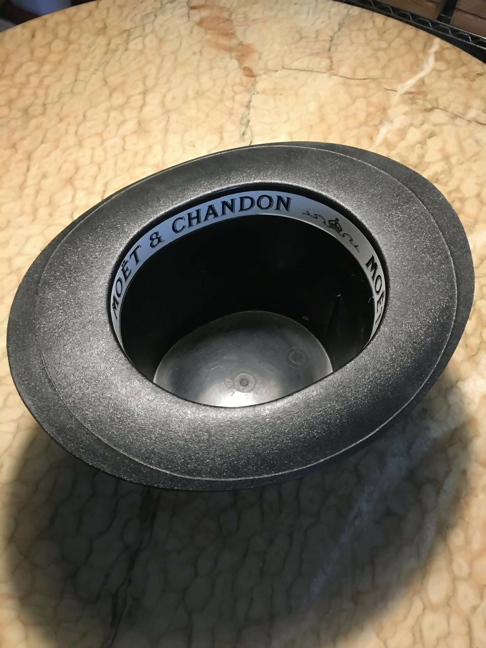 Champanheira geleira Moet Chandon cartola