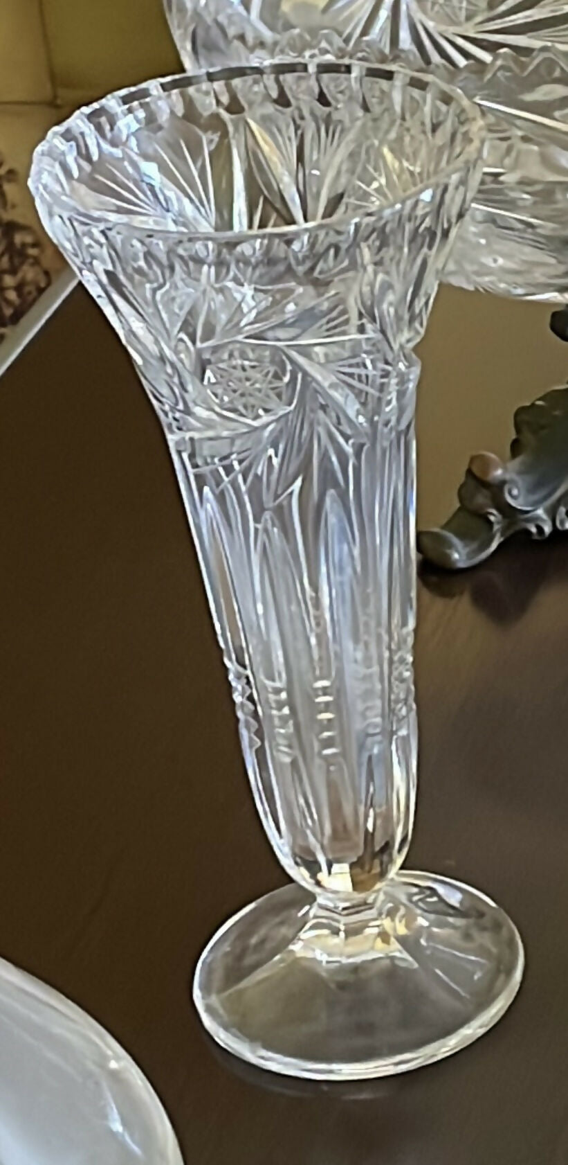 Vaso solitário lapidado