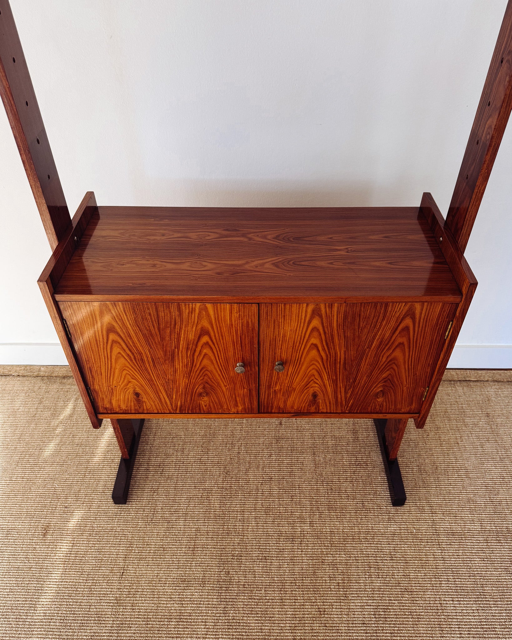 Estante modular vintage em Caviúna 