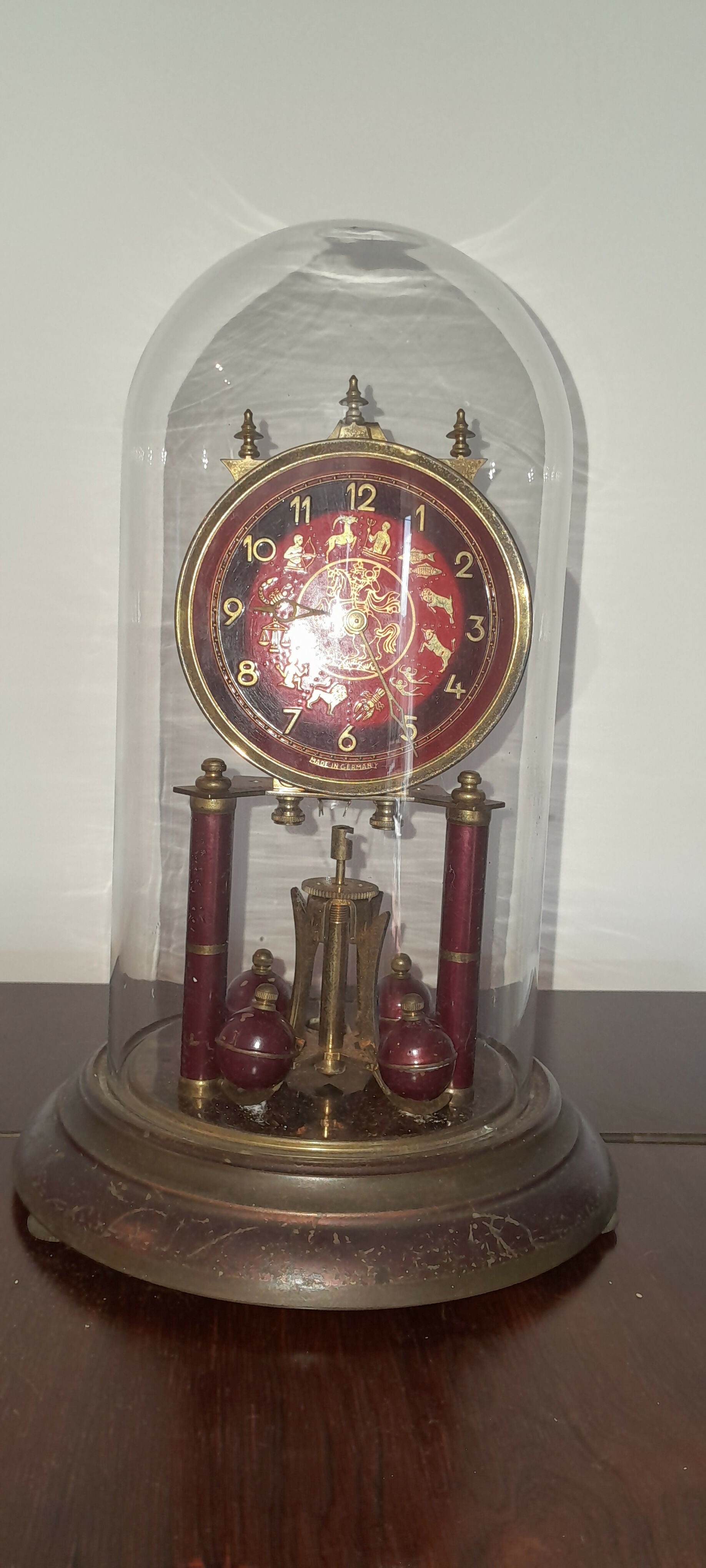 Relógio centenário de mesa