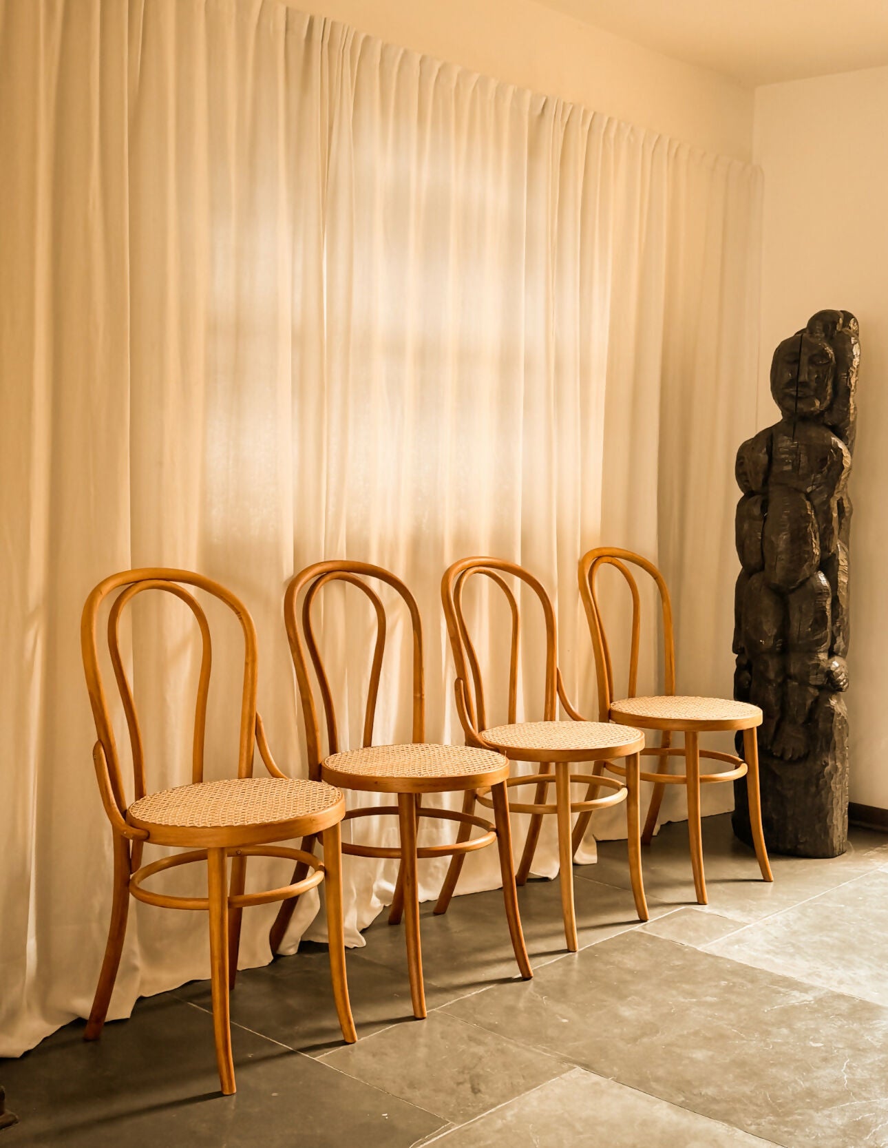 Cadeiras nº 18: Thonart (valor unitário)