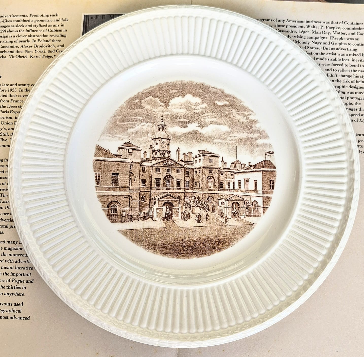 Conjunto de 6 pratos decorativos da 1a Edição da famosa coleção "Old London Views" da Wedgwood,  de 1941.
