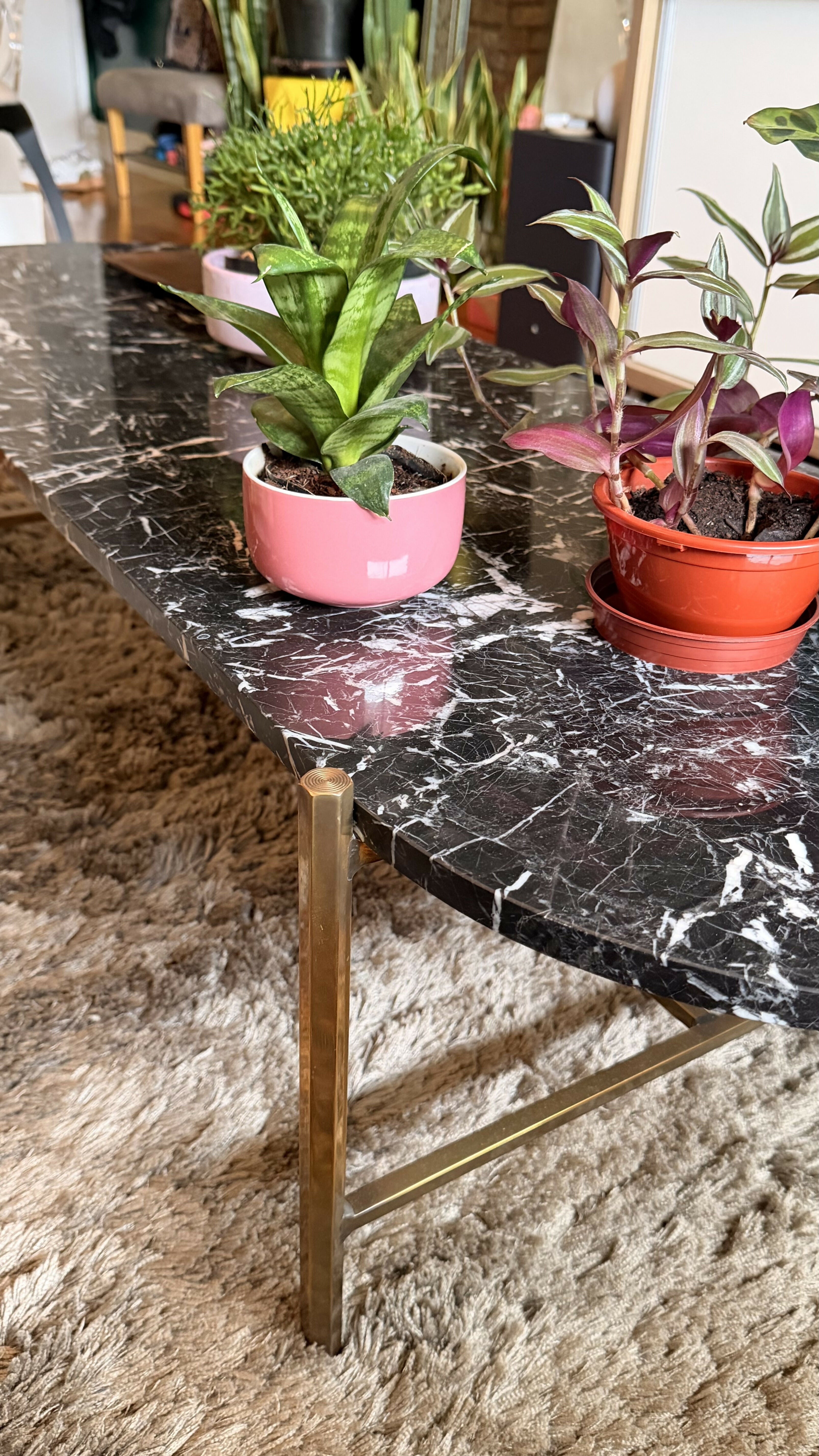 Mesa de Centro "OBI" – Felipe Protti para Prototype com tampo em mármore Nero