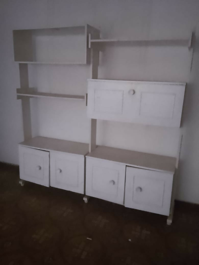 Estante de madeira vintage