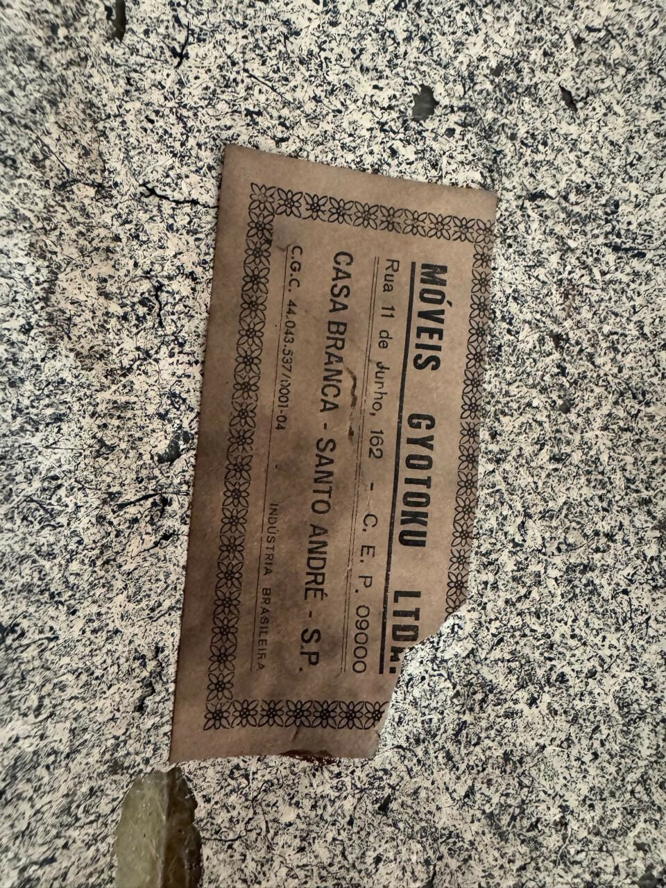 Conjunto Vintage Anos 70 – Mesa de Fibra + 8 Cadeiras – Móveis Gyotoku – RARÍSSIMO