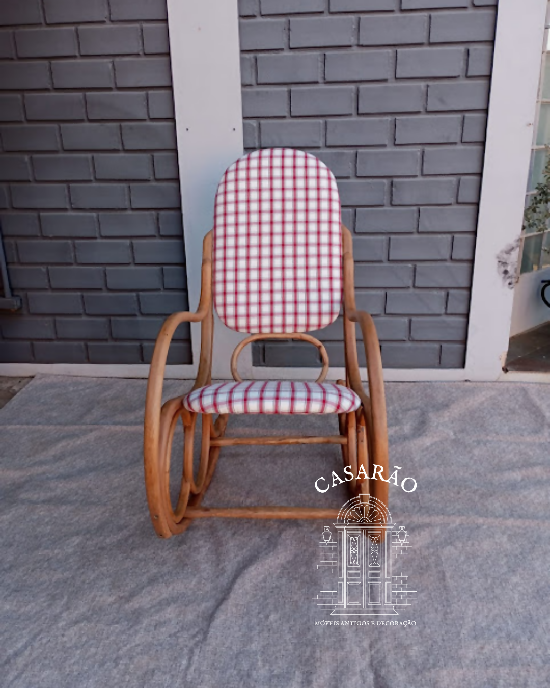 Cadeira balanço austríaca thonet