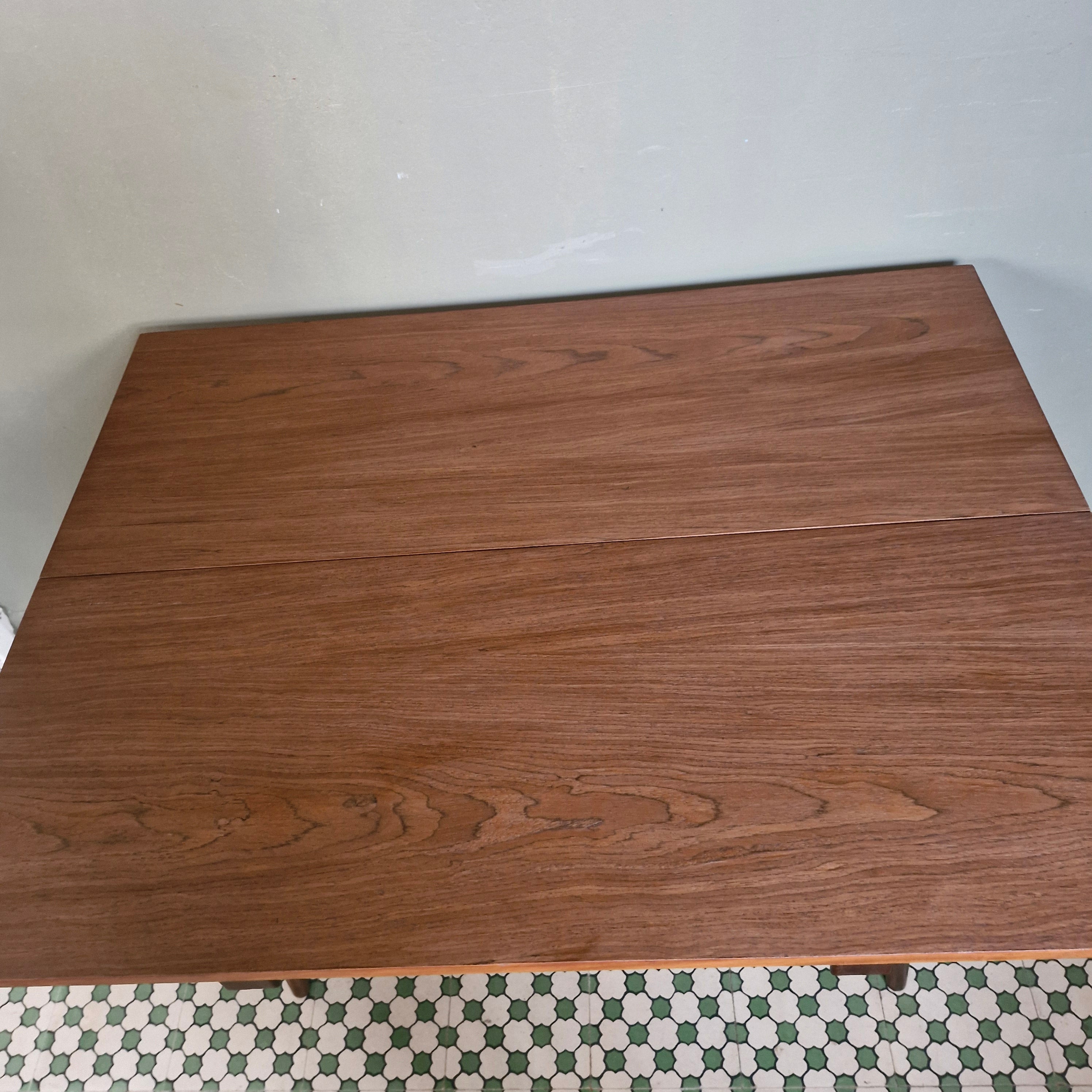 Mesa / Aparador reversivel estilo Inglês