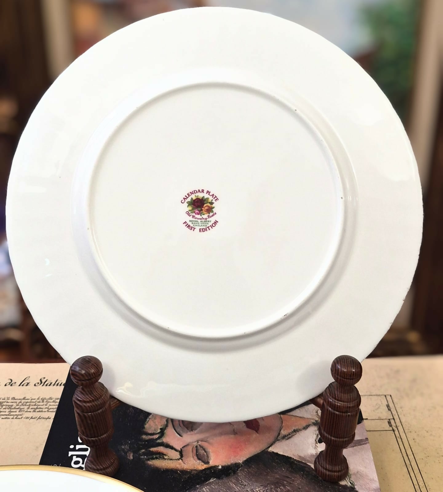 Prato decorativo em porcelana inglesa Fine Bone China Royal Albert, linha Old Country Roses Calendar Plate
