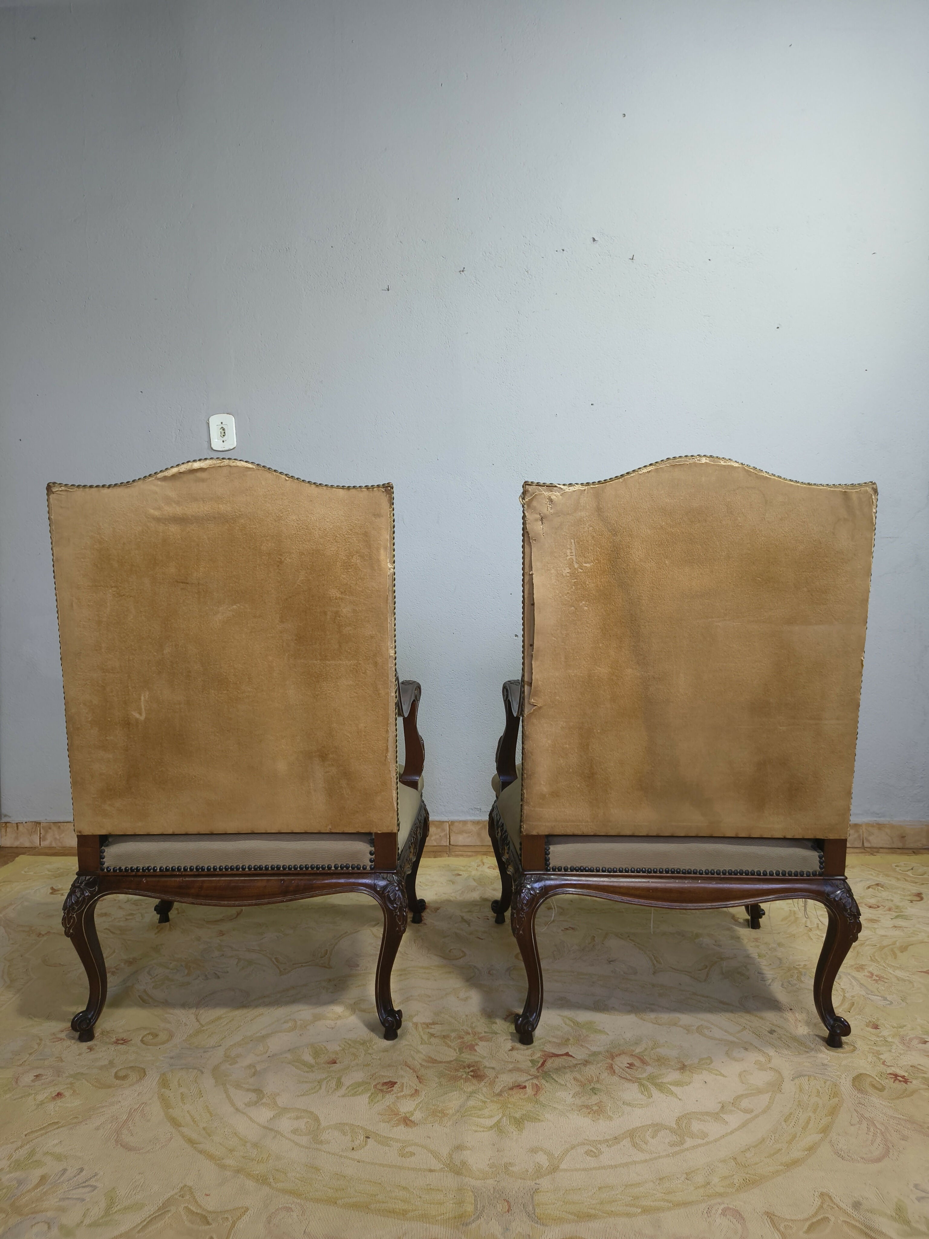 Par de Poltronas Regency em Imbuia entalhada