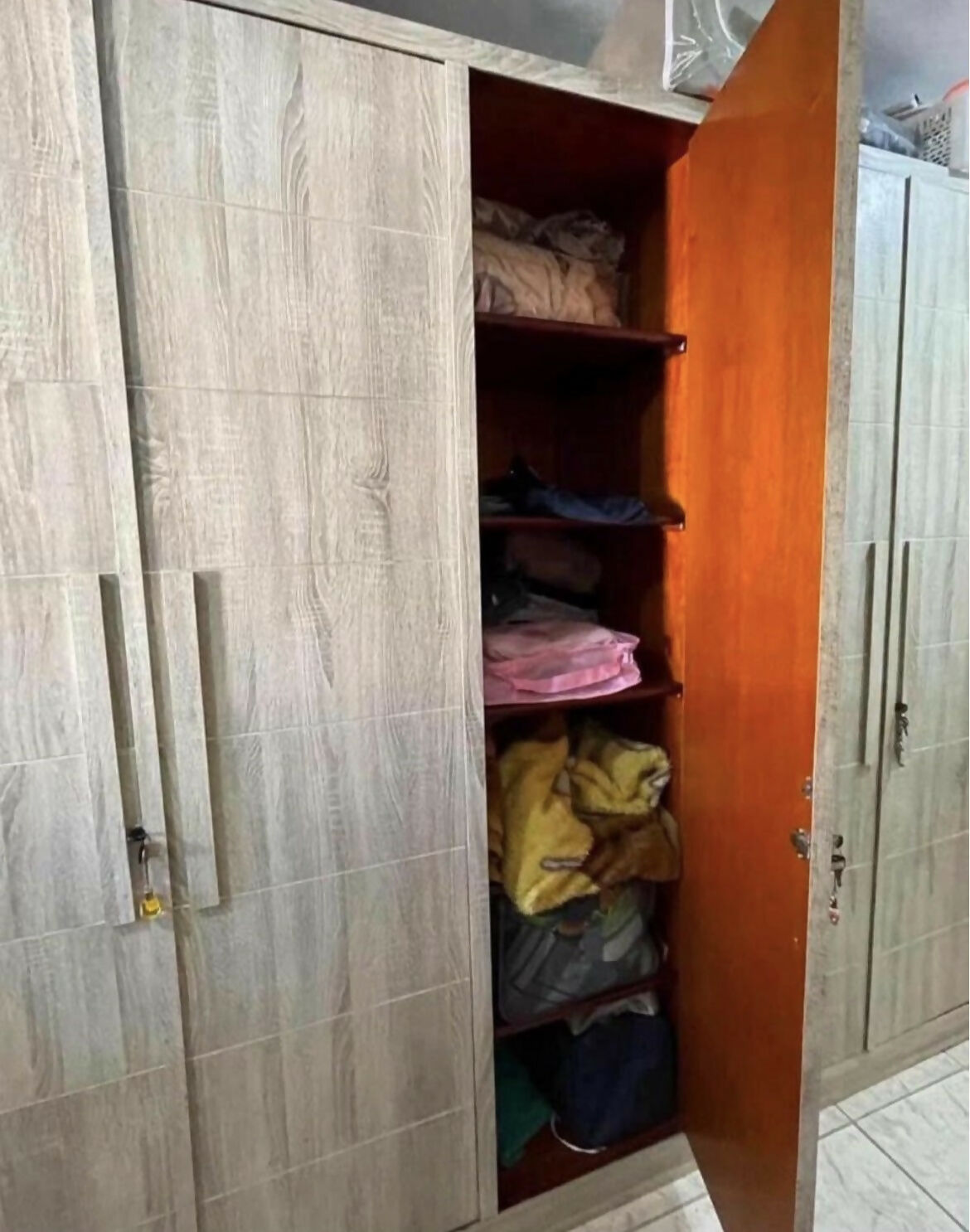 Guarda-Roupa 5 Portas Chippendale em Jacarandá