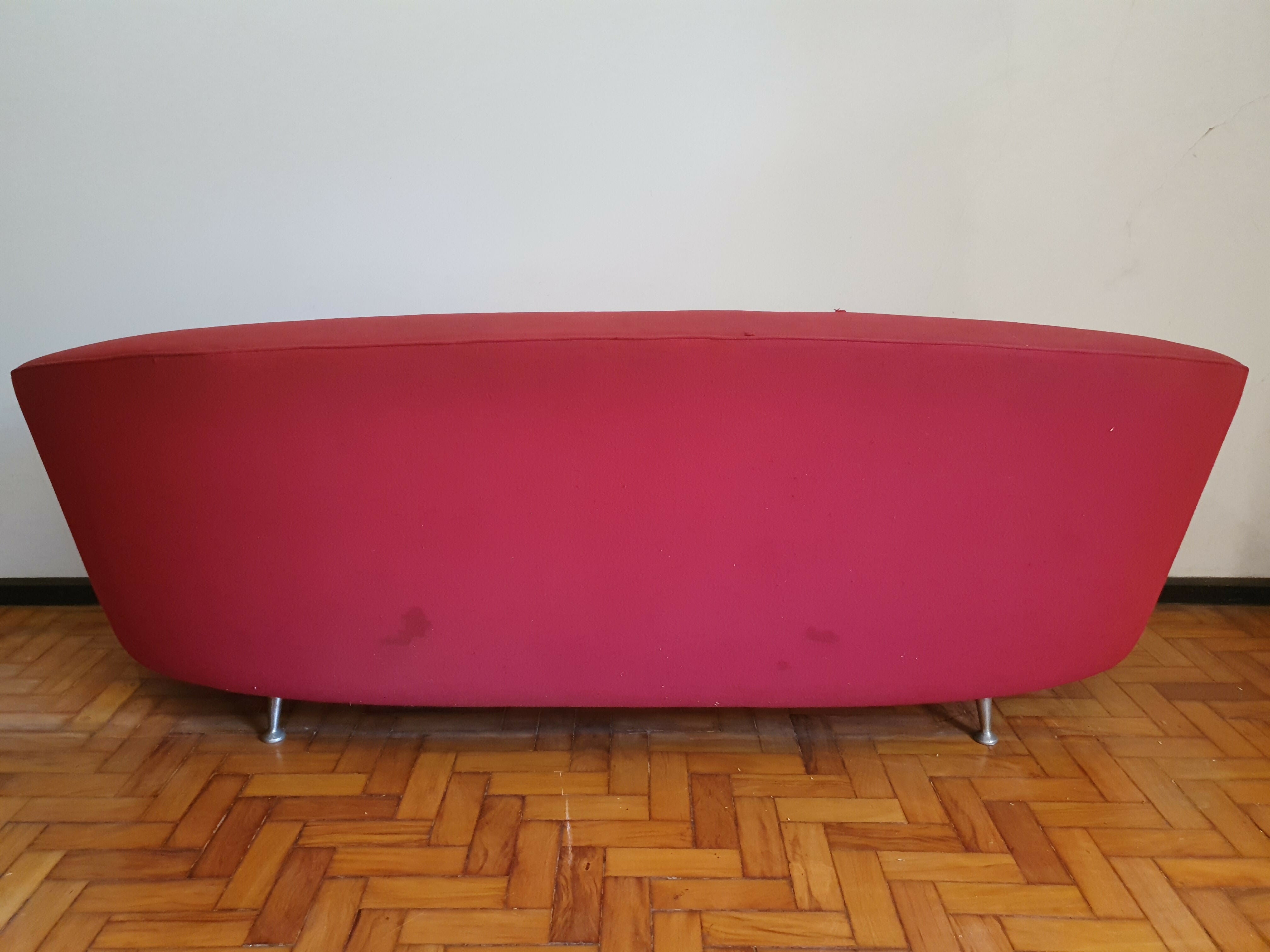 Sofa Italiano Parisi design em tecido vermelho 