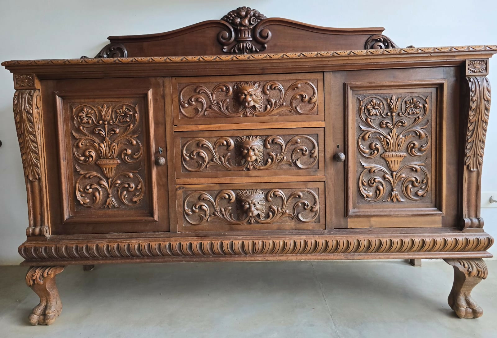 Aparador ou buffet no estilo Manuelino - Liceu de Artes e Ofícios