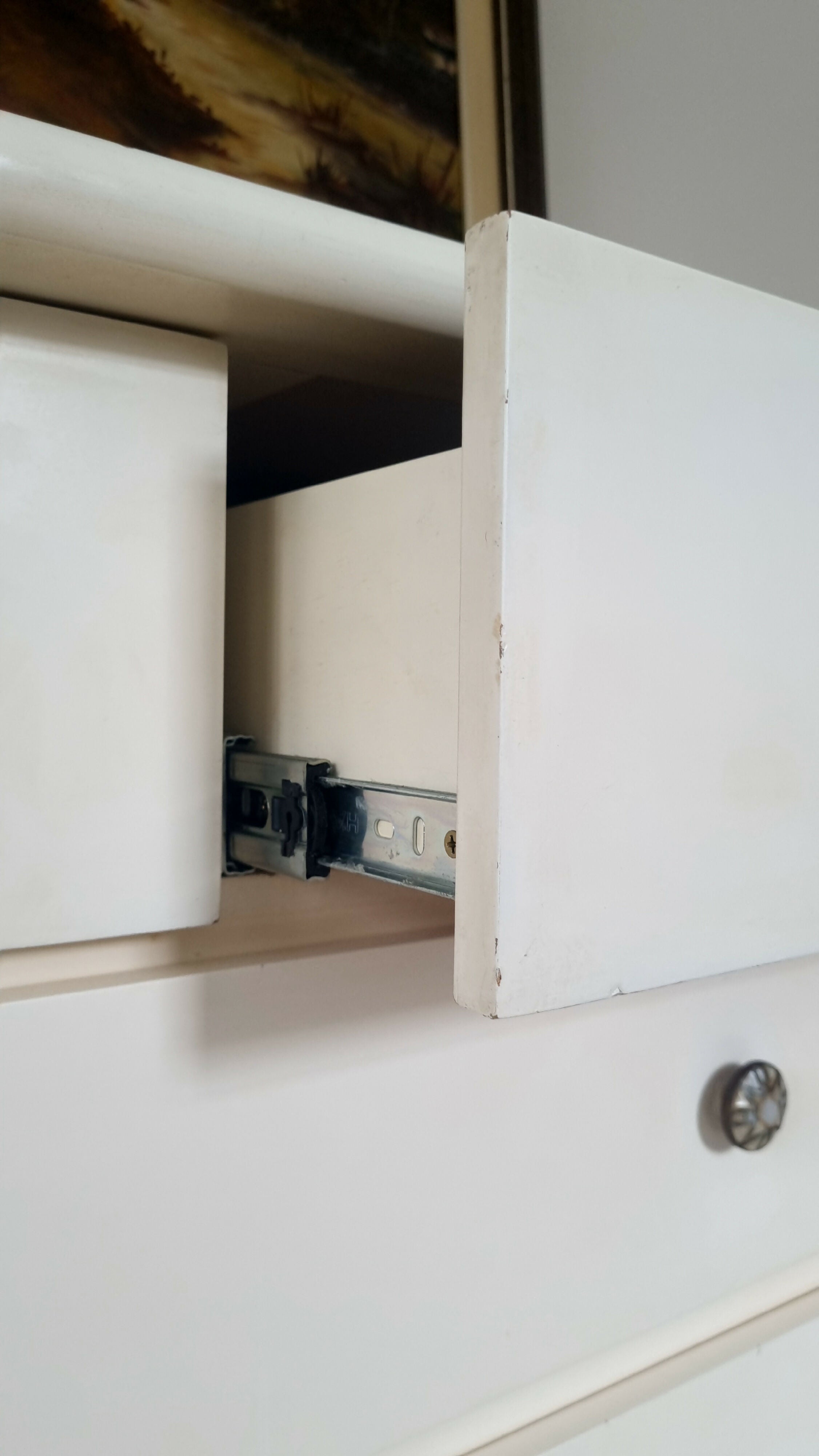 Cômoda de Madeira Laqueada em Creme Acetinado