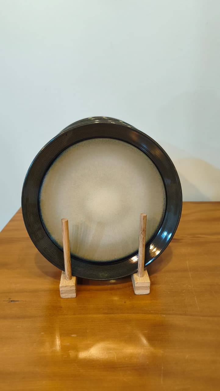 Conjunto de 4 Pratos em Cerâmica Esmaltada – Tons Terrosos