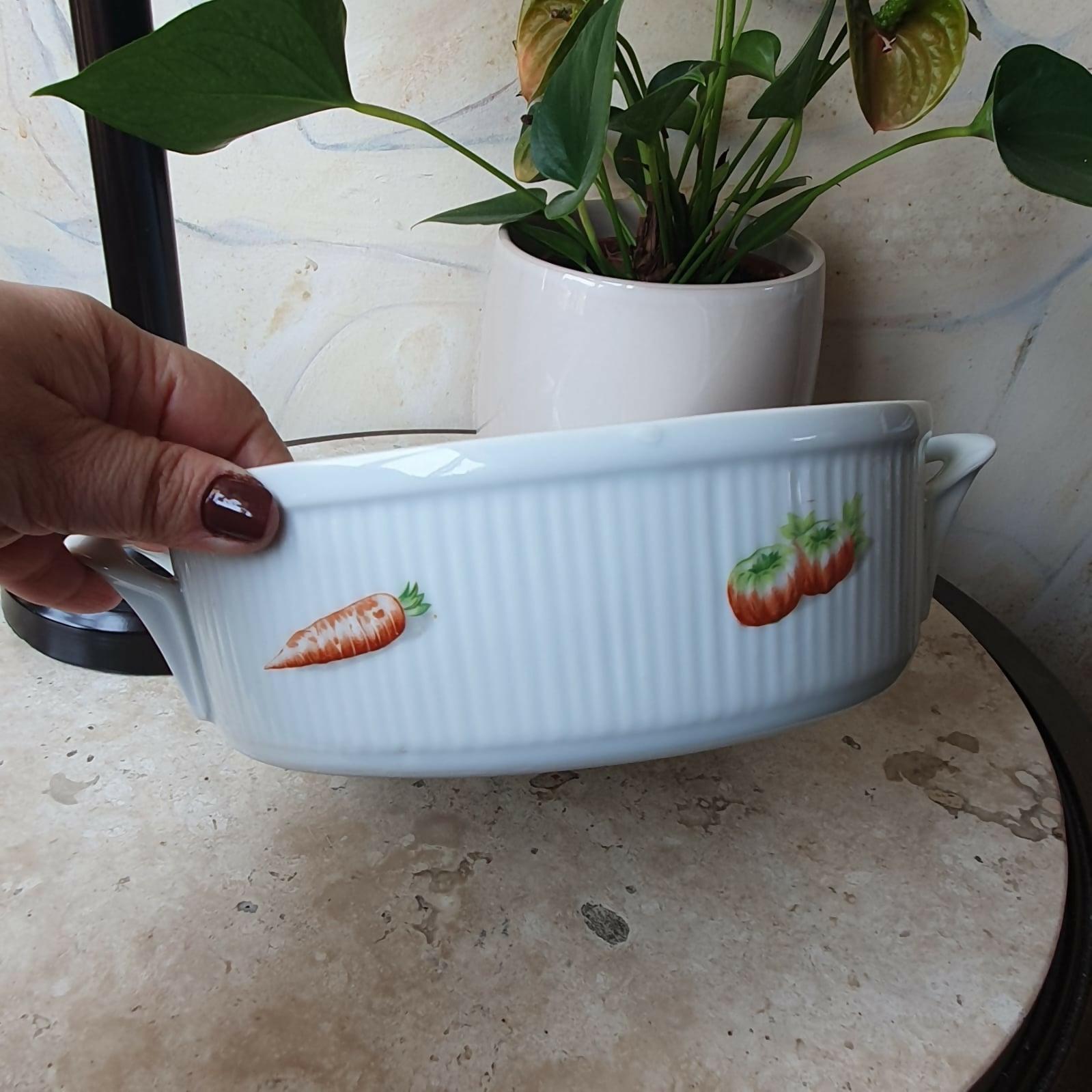 Travessa com tampa em porcelana refratária Calorama. Perfeito estado!
