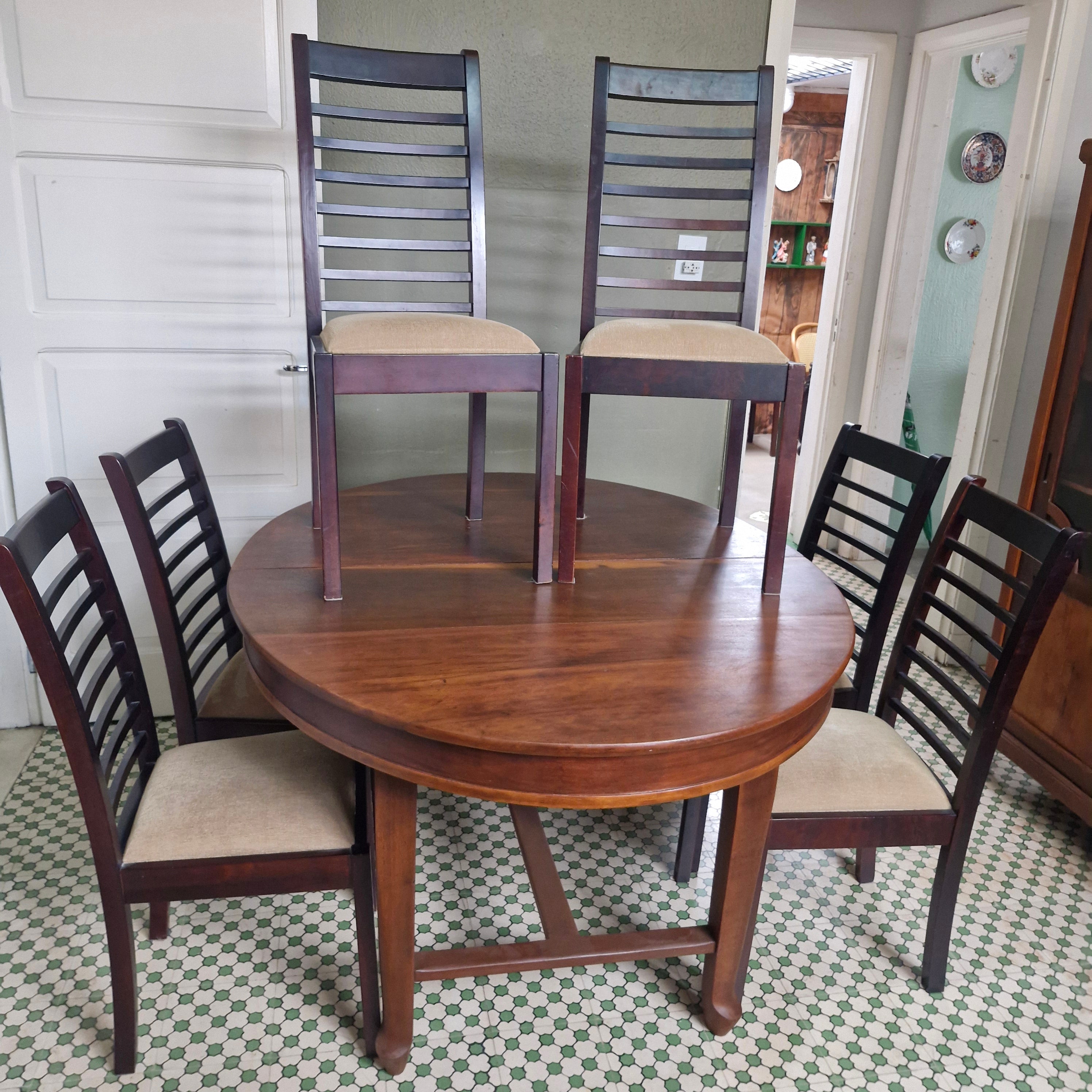 Jogo de Mesa de Jantar Oval com 6 cadeiras - Madeira Imbuia