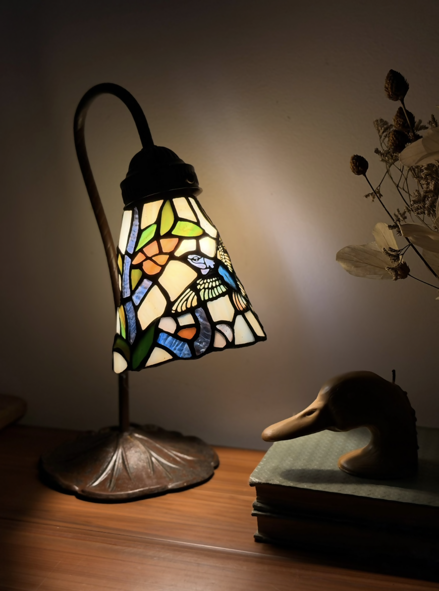 Luminária Estilo Tiffany em Pasta de Vidro Colorido Artesanal Luminária Estilo Tiffany em Pasta de Vidro Colorido Artesanal