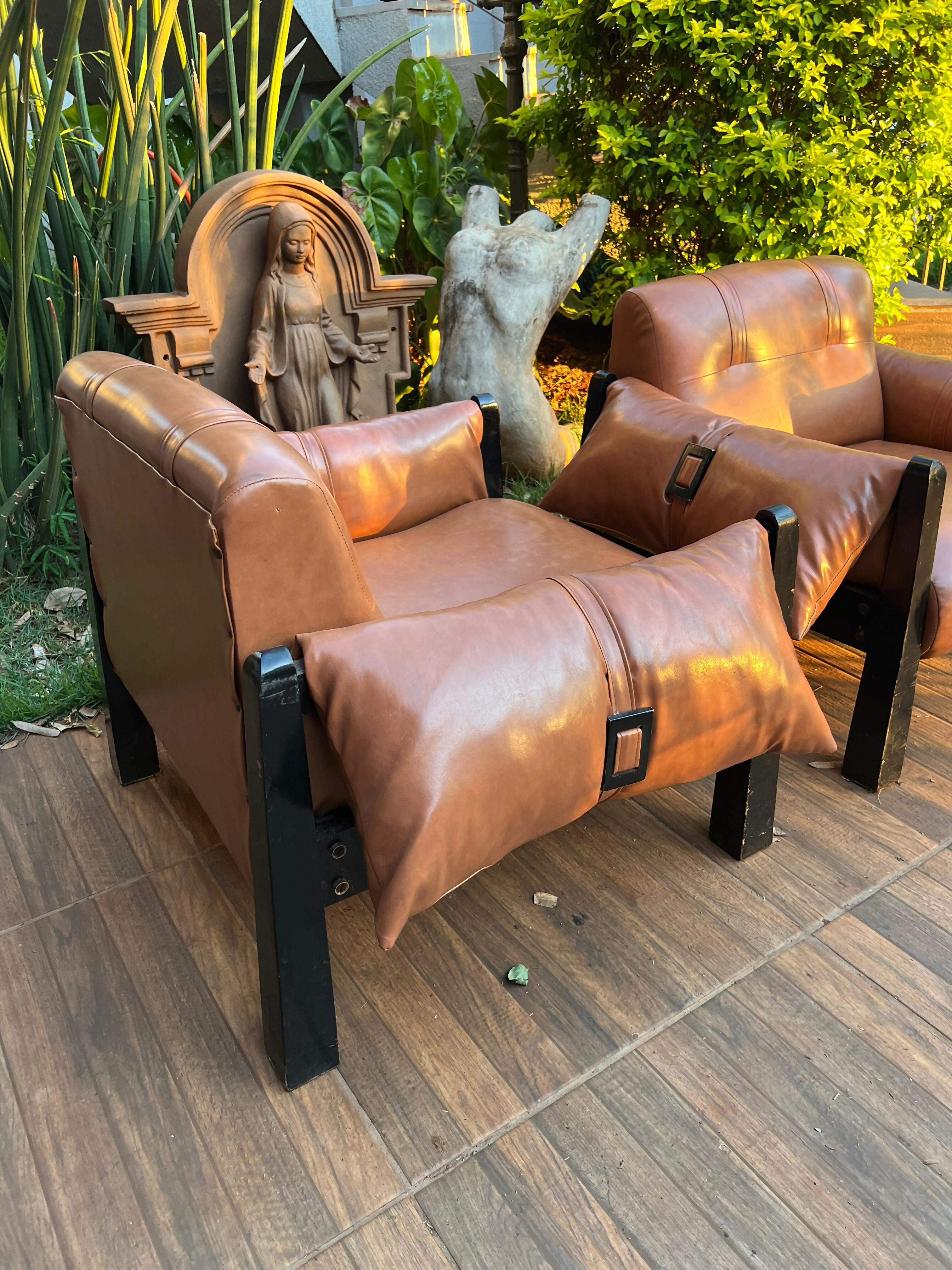 Par de Poltronas Design anos 60