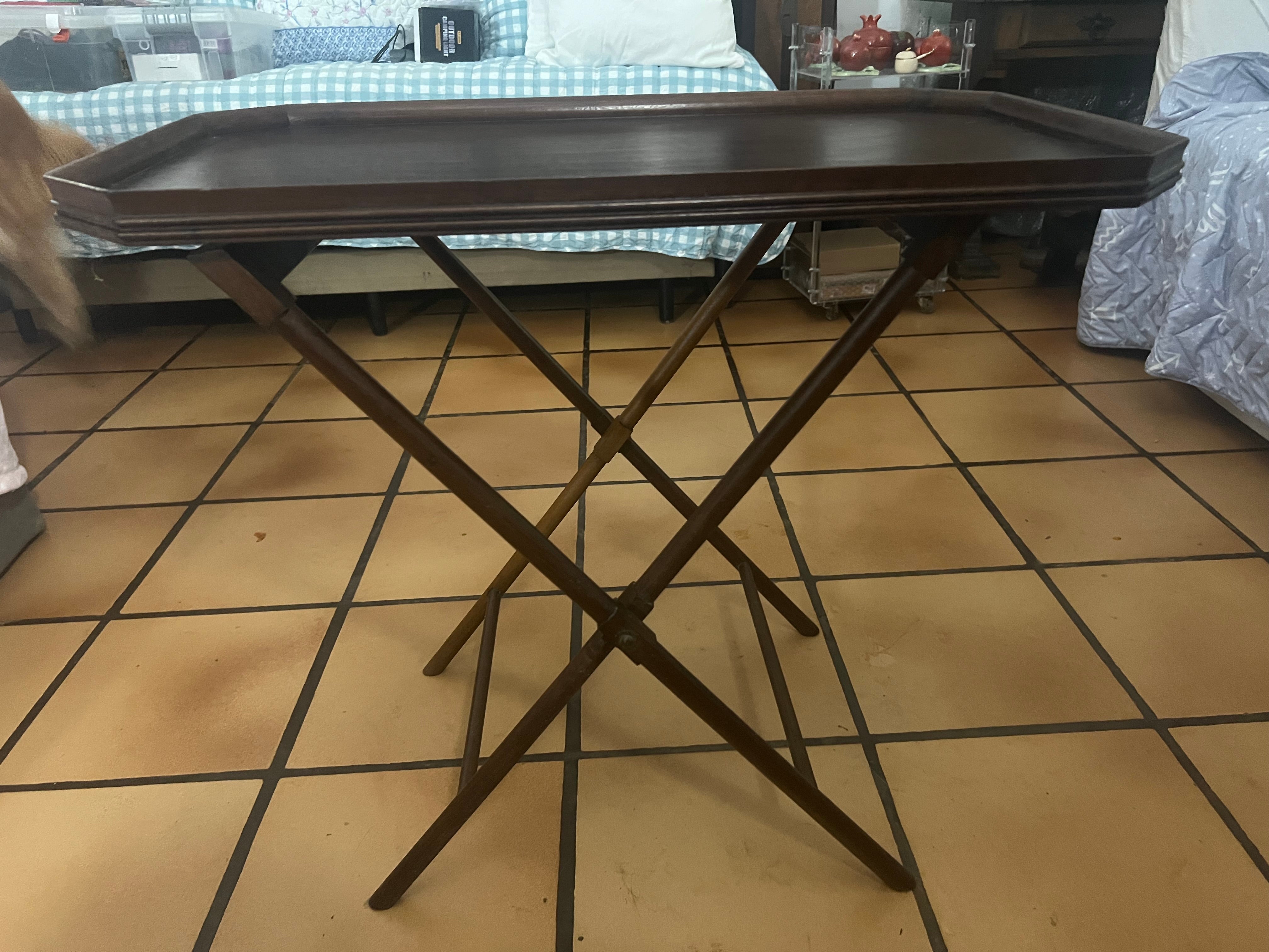 Mesa de Apoio/Bandeja Retangular Dobrável Vintage em Madeira – Estilo Inglês