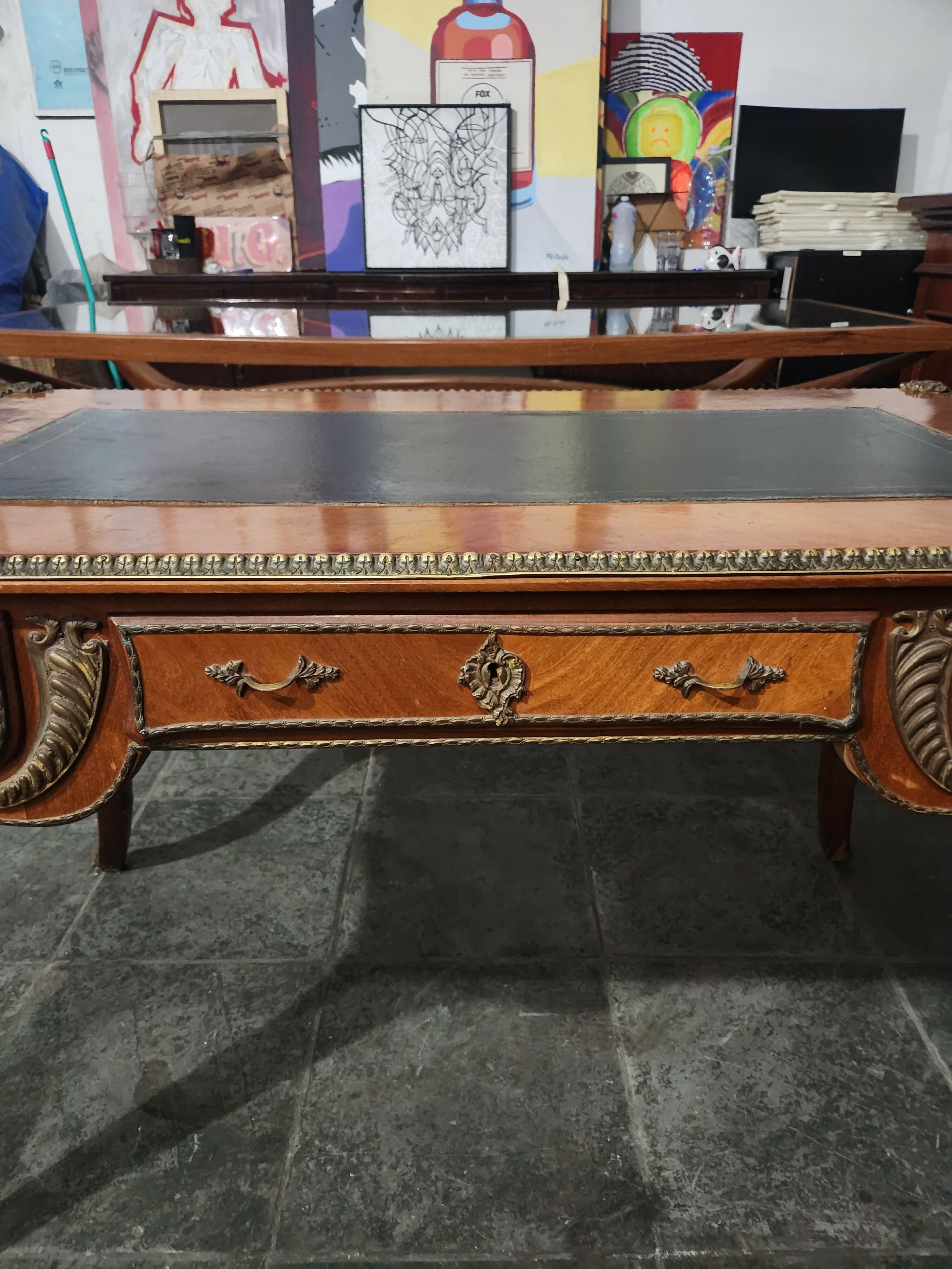 Escrivaninha estilo francês Luis XV