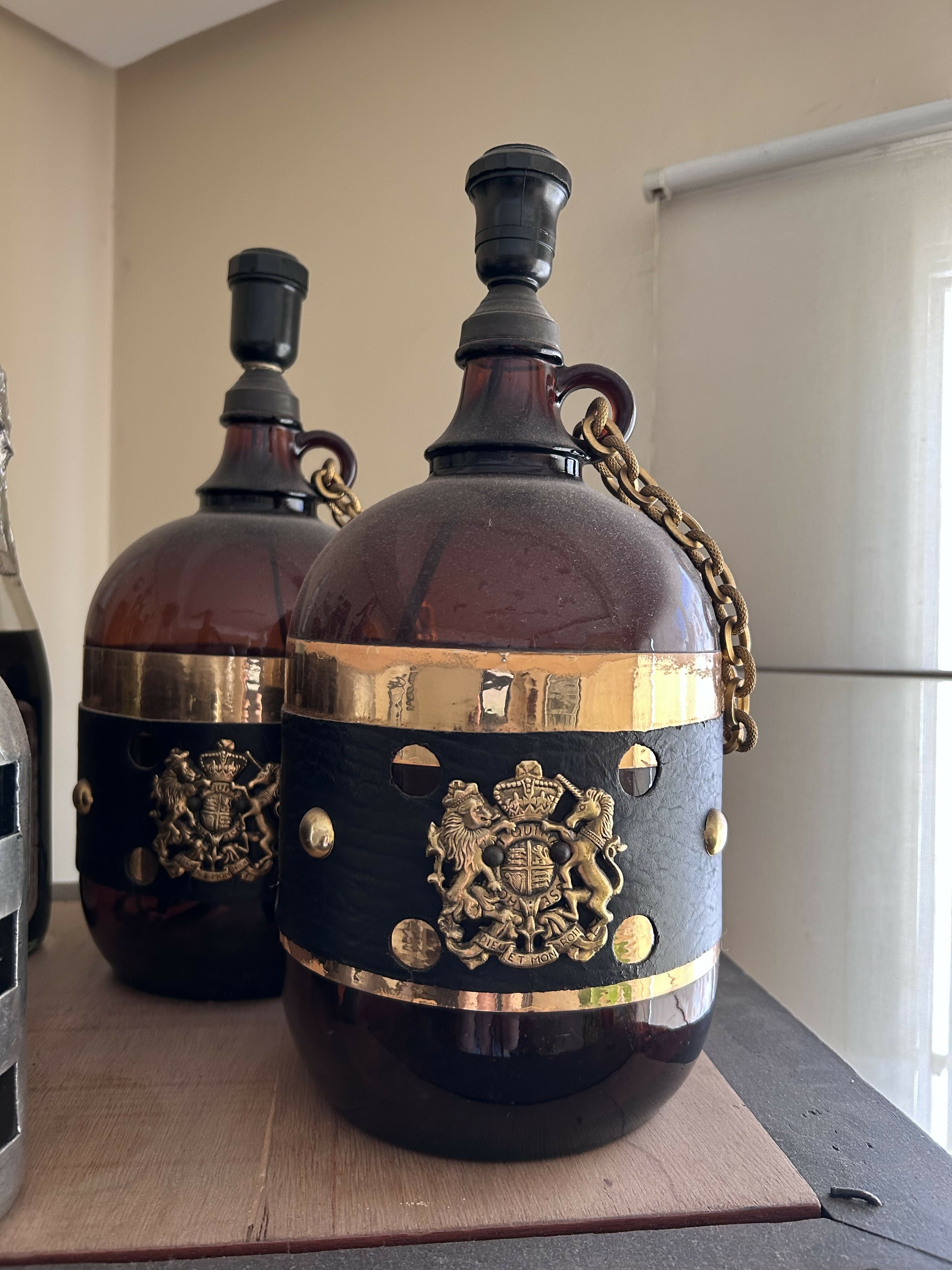 Base de abajur (par) com detalhes dourados