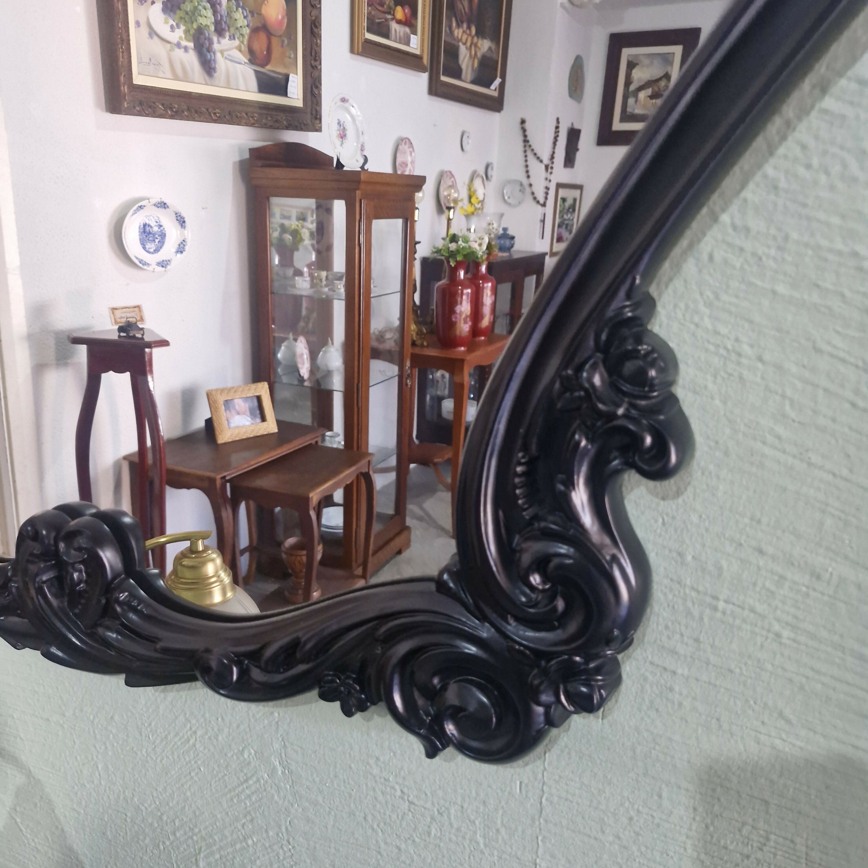 Espelho Barroco com moldura em resina preta