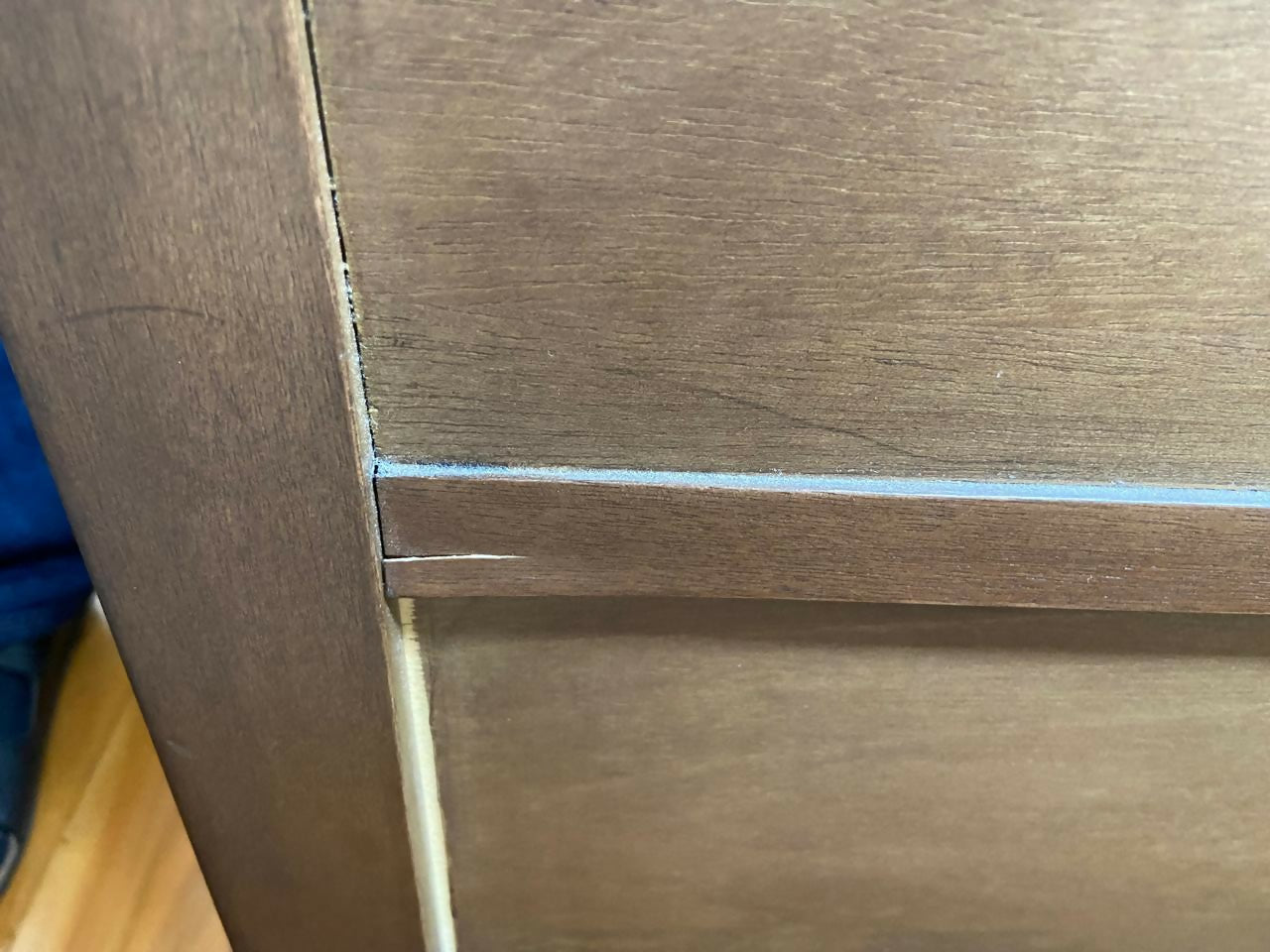 Móvel multiuso em madeira nobre com tampo em vidro temperado (DMSP_033 )