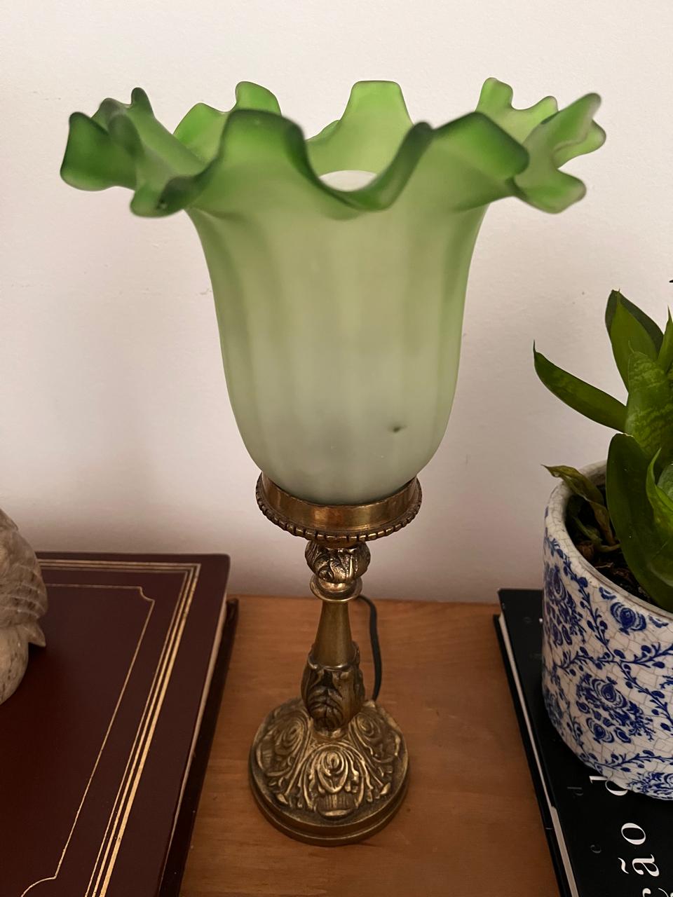 Abajur vintage – Cúpula em Vidro Verde Satinê