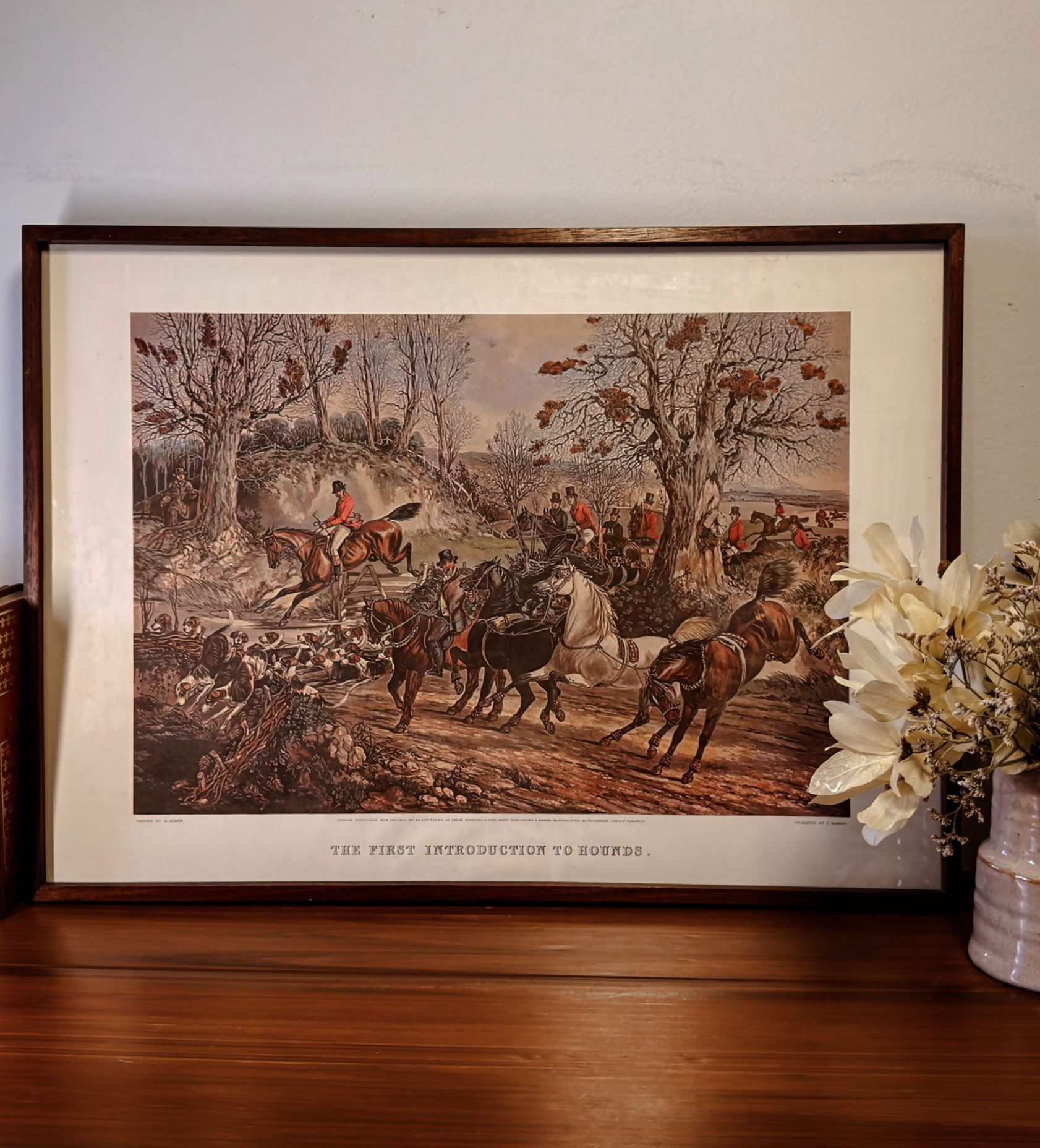 Gravura com Moldura em Jacaranda - THE FIRST INTRRODUCTION TO HOUNDS. Gravura by J.Harris Pintado by H. Alken.