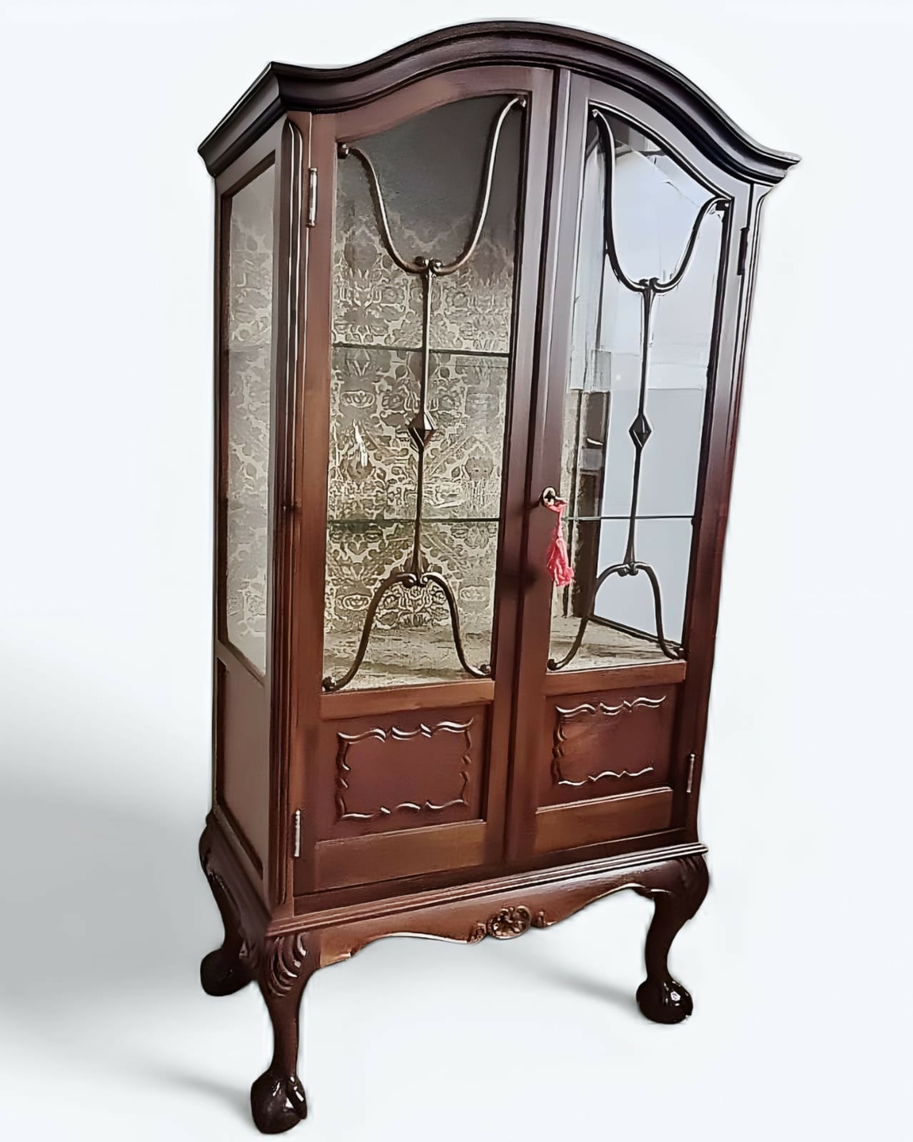 Vitrine em madeira nobre estilo Chippendale