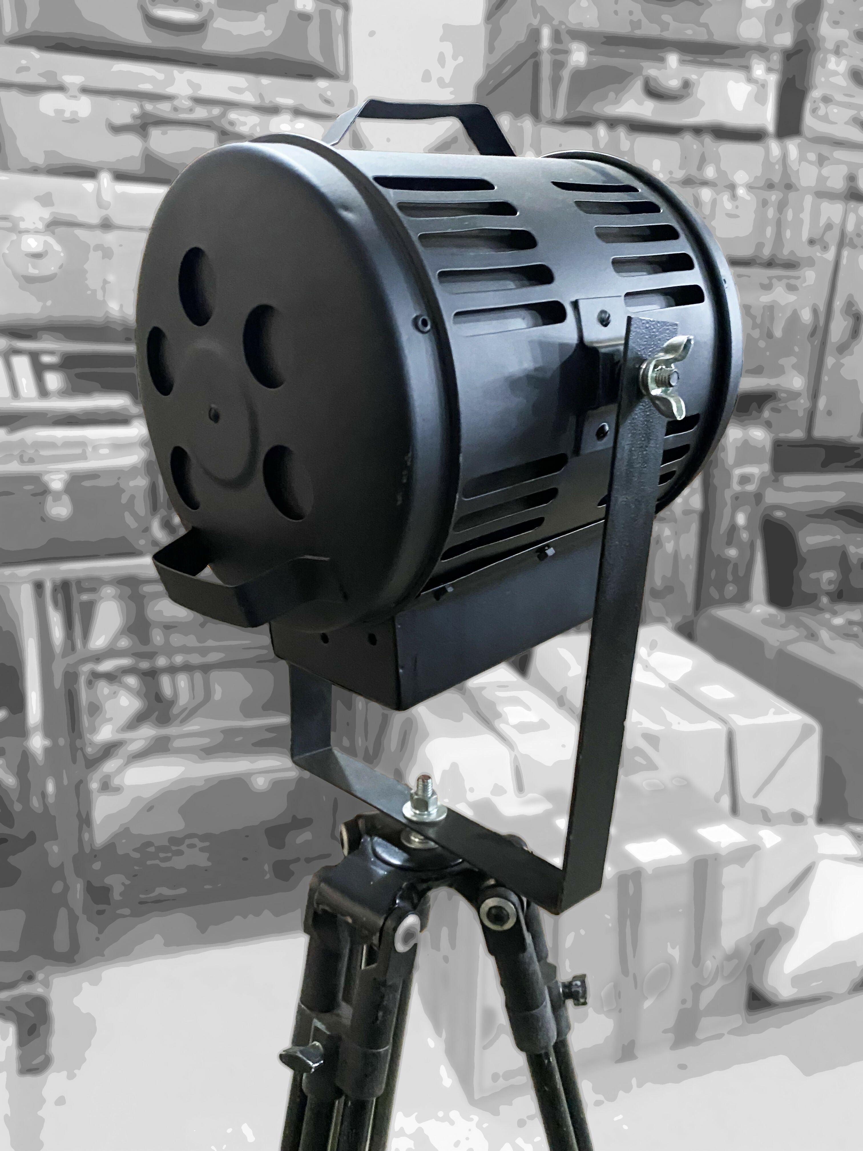 Luminária de chão com refletor de cinema