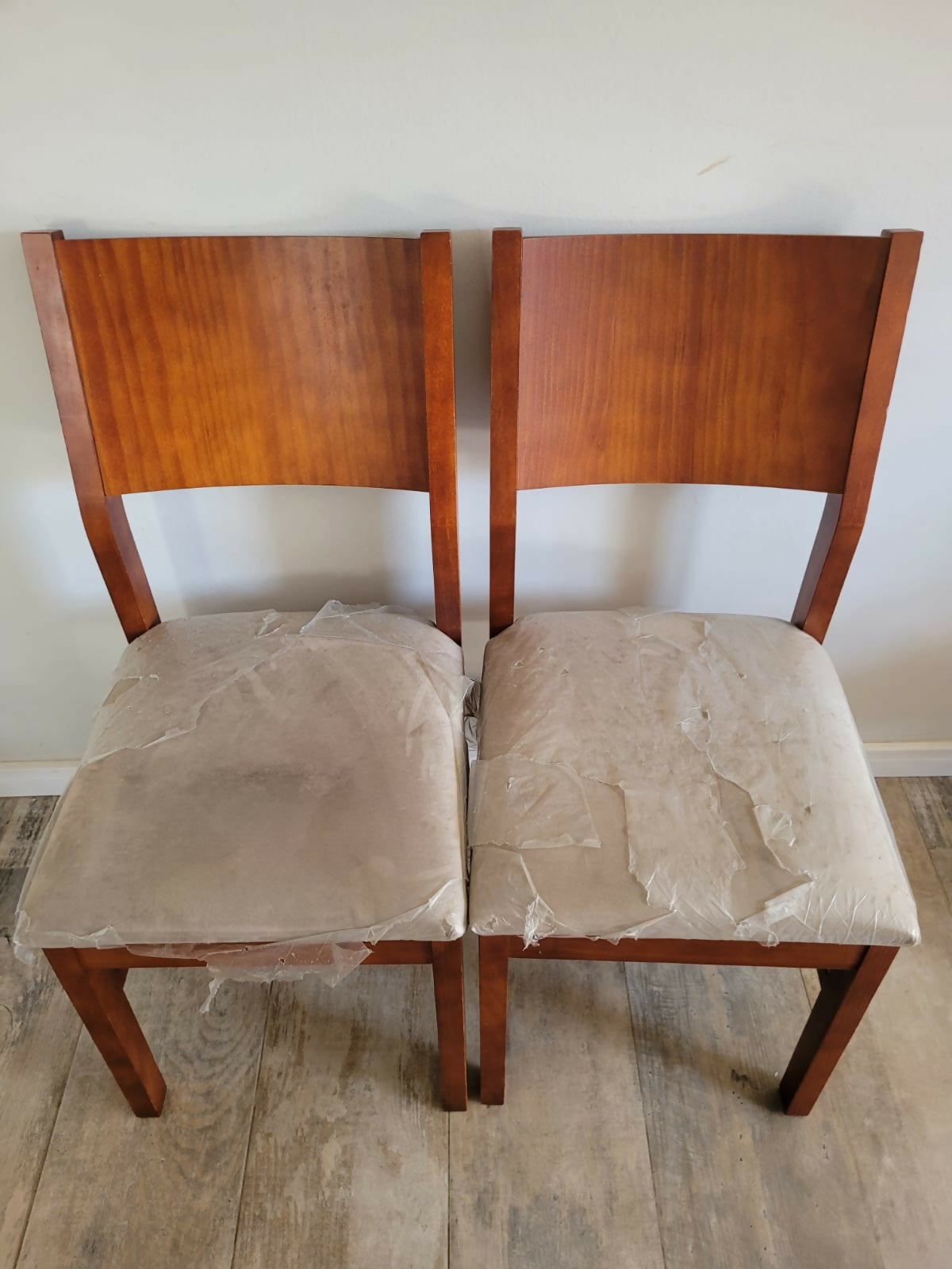 Conjunto de cadeiras 2 peças (pouco usadas)