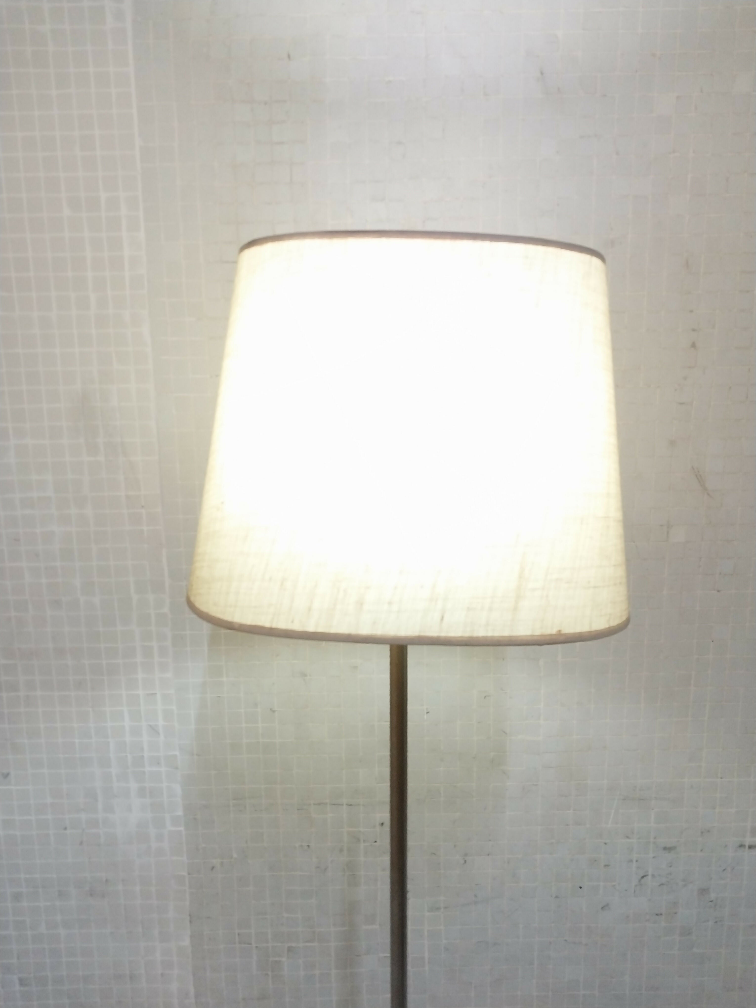 Luminária de Chão Vintage em Metal