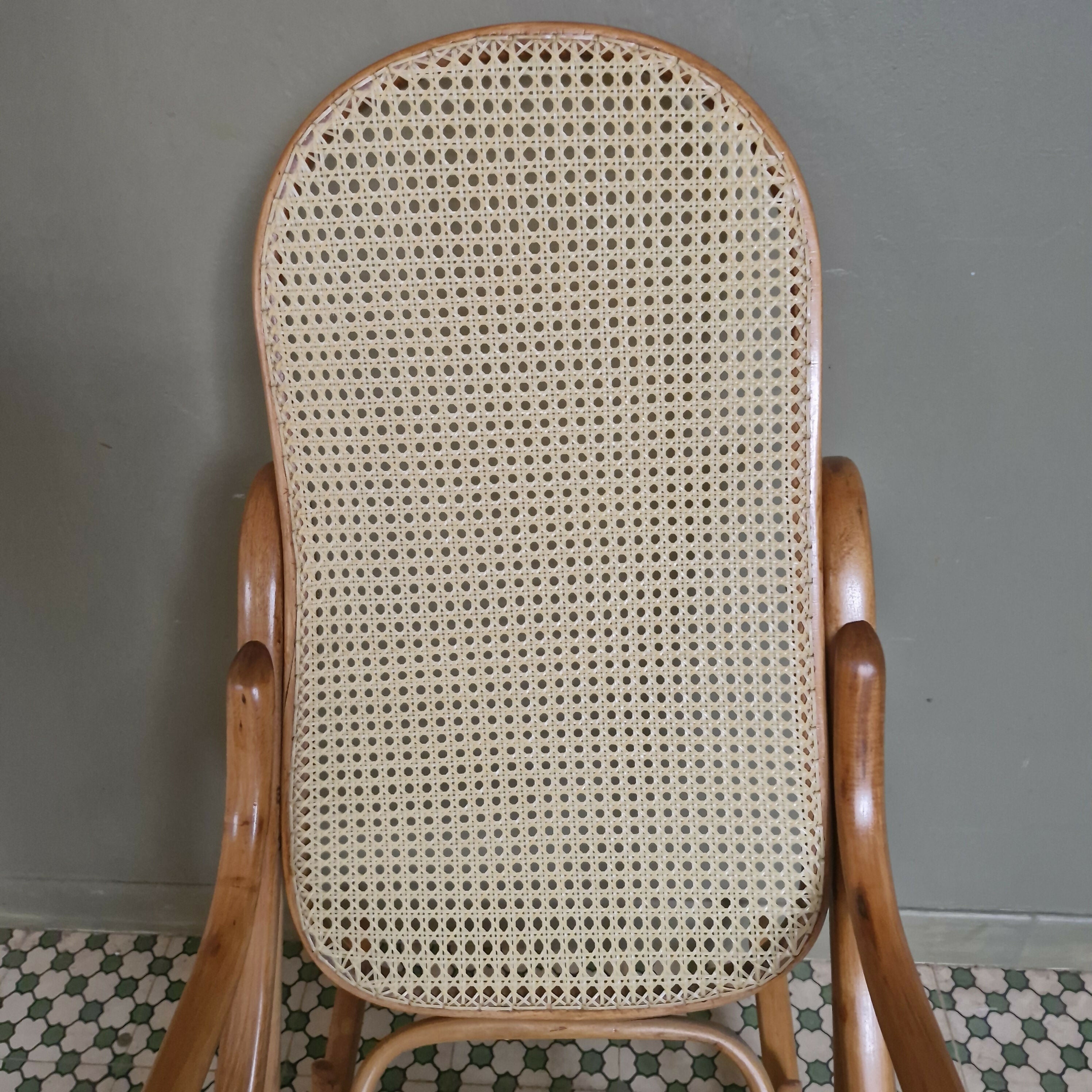 Cadeira de Balanço Thonart com palhinha (restaurada)