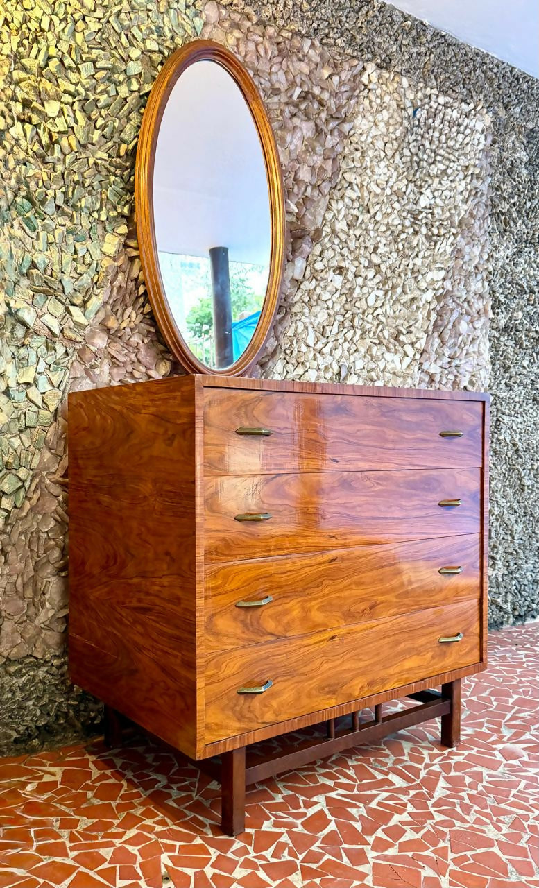 Cômoda em caviúna vintage
