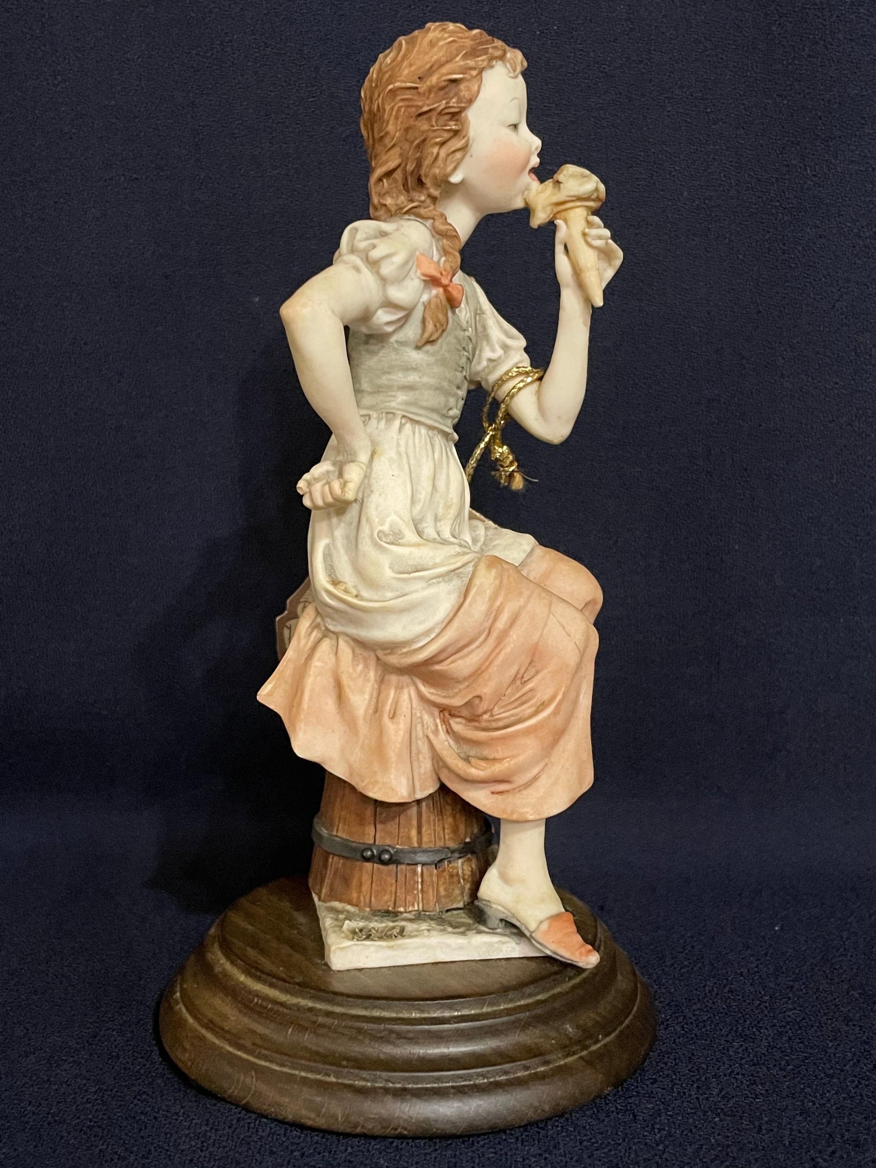 Escultura Capodimonte, porcelana italiana
