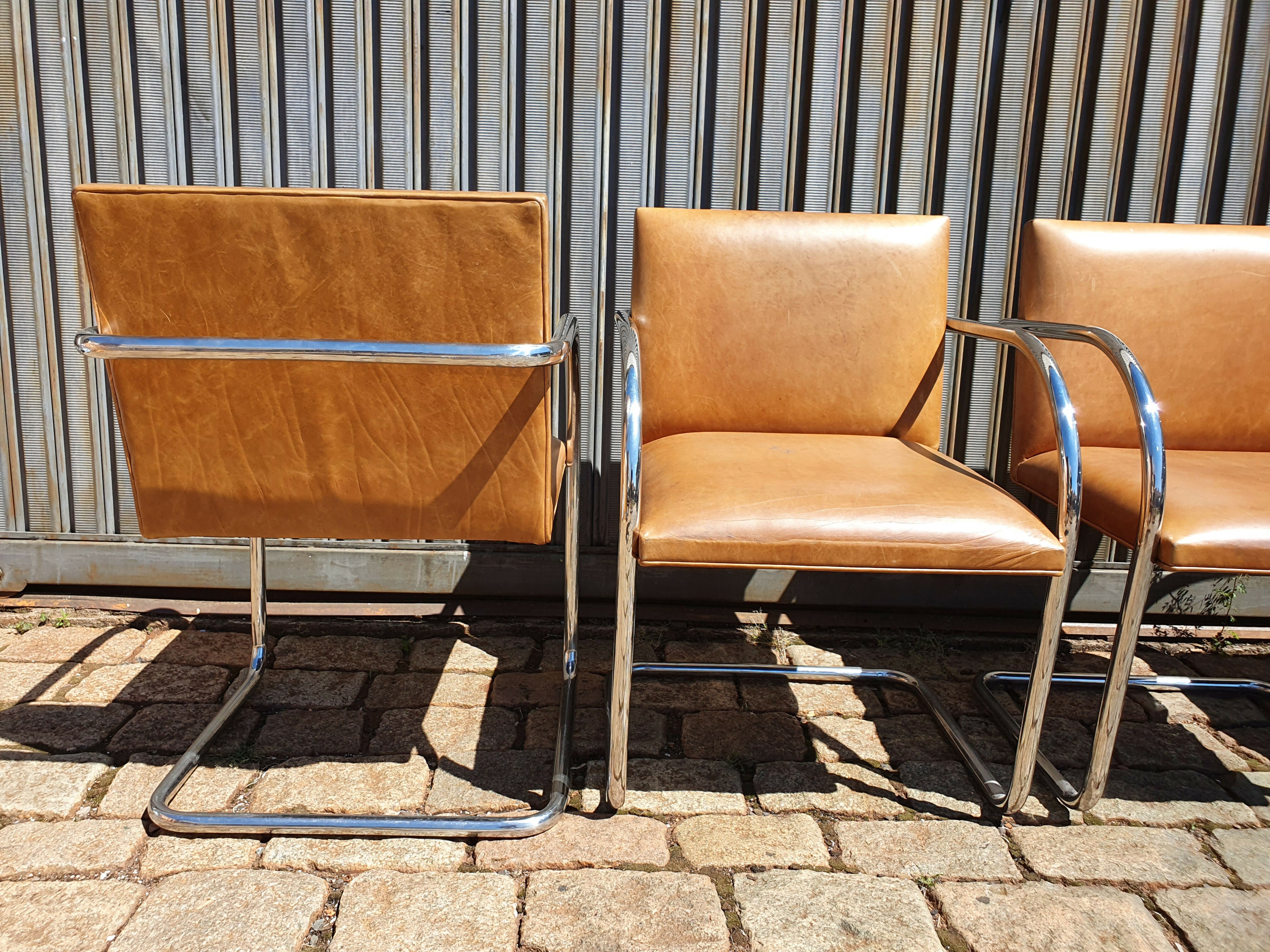 Conjunto 4 Cadeiras Brno em couro