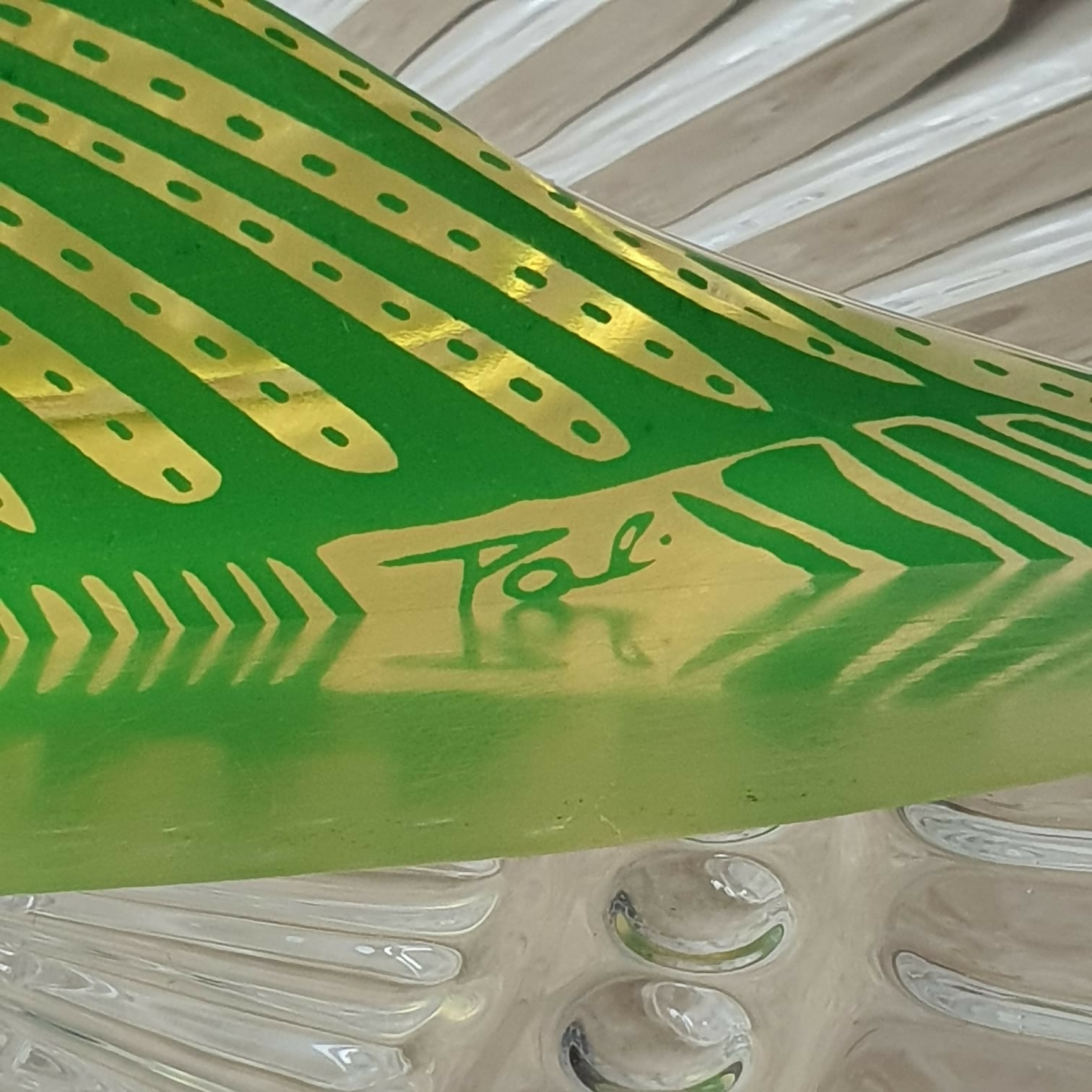 Escultura de Pelicano em resina de poliéster Abraham Palatnik. Assinada.