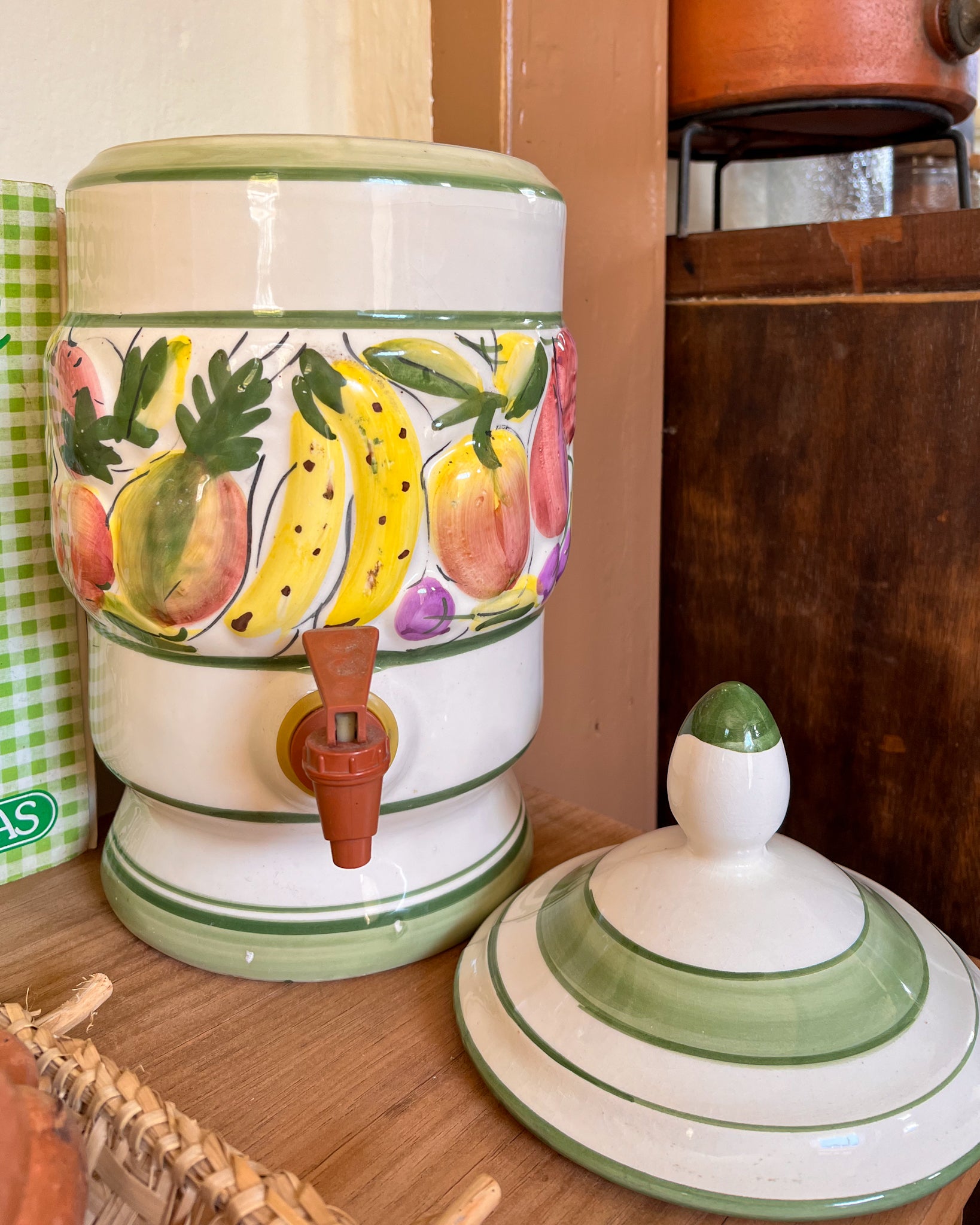 Antiga Talha / Filtro em cerâmica vitrificada com motivo de frutas pintadas à mão 