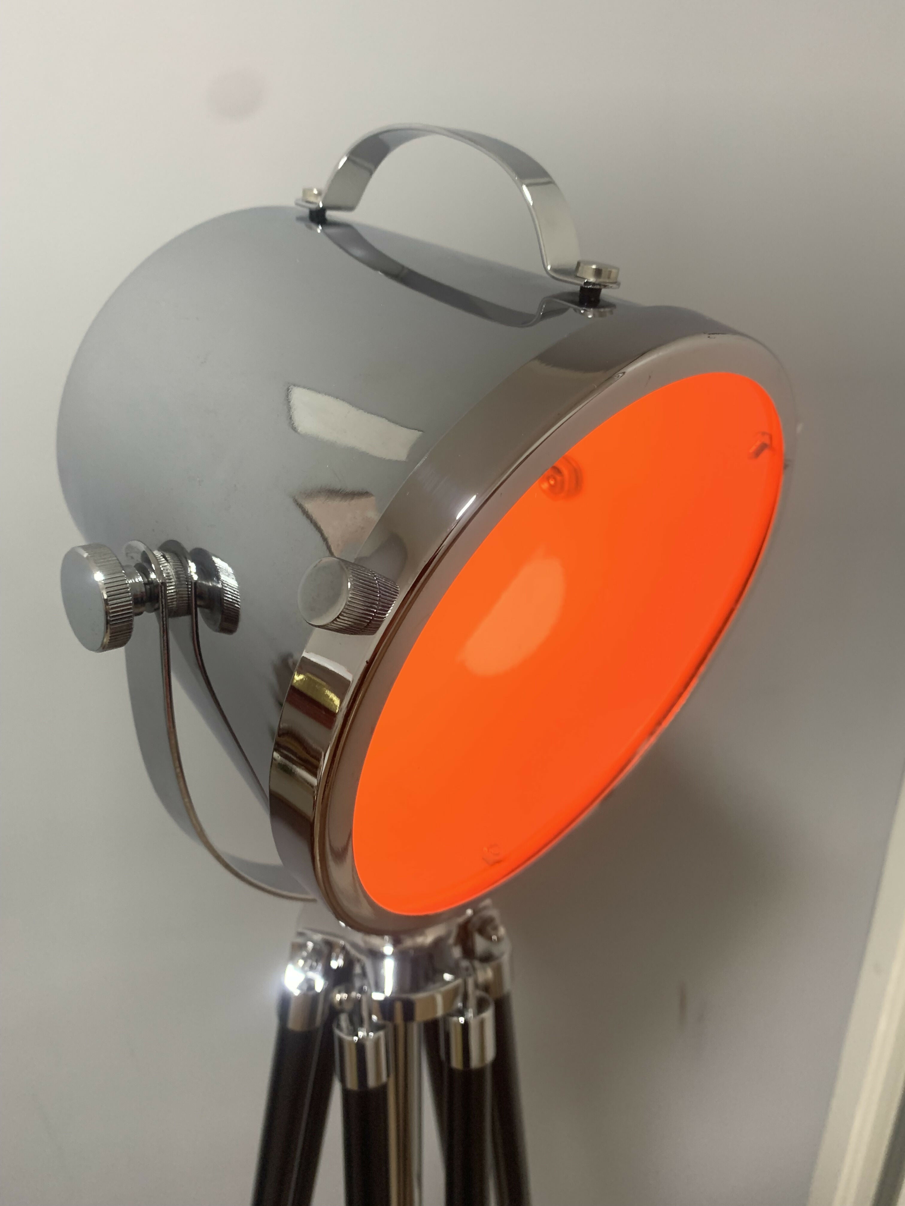 Luminária de piso estilo refletor