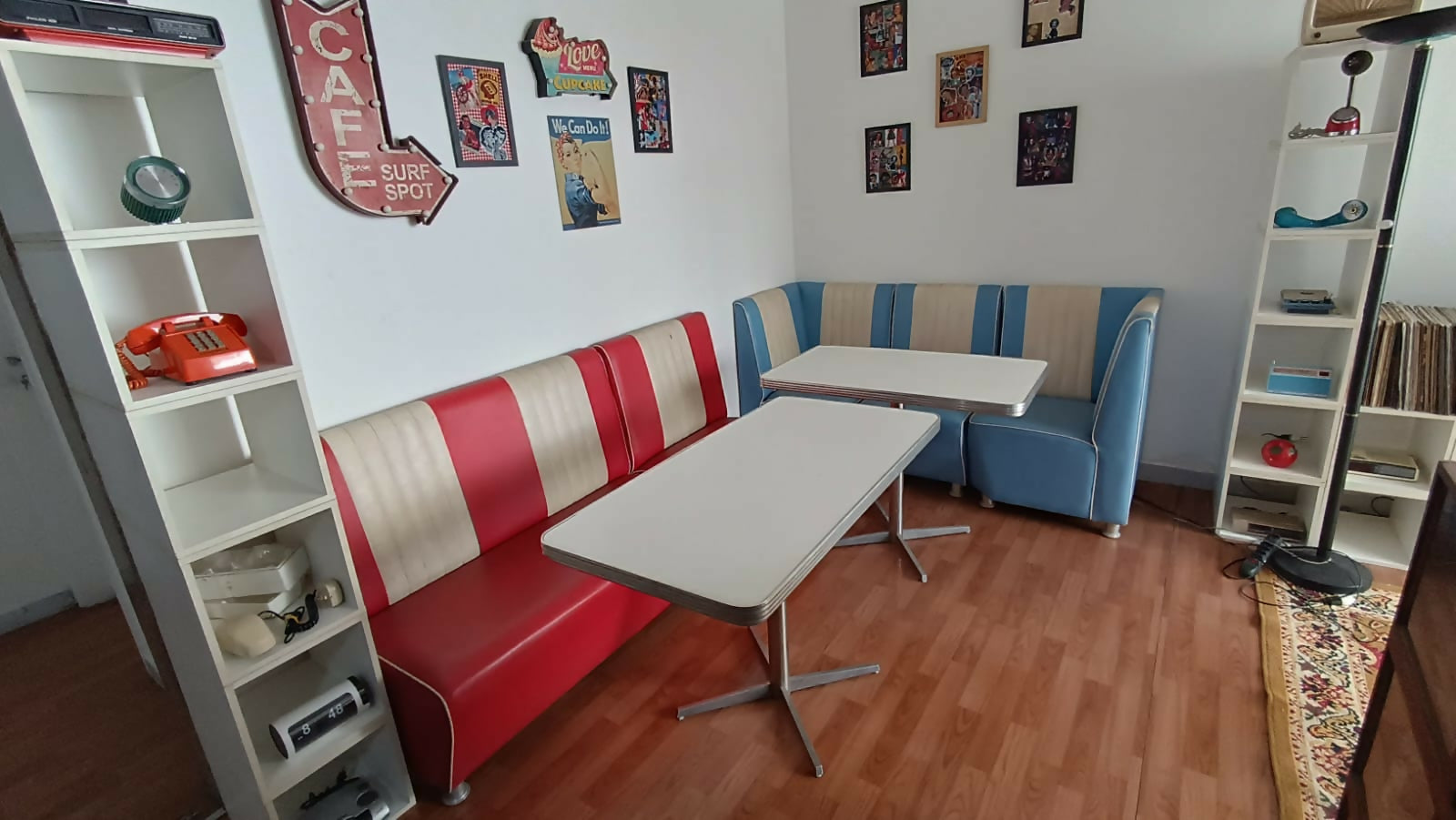 Conjunto de Sofás retro com mesa