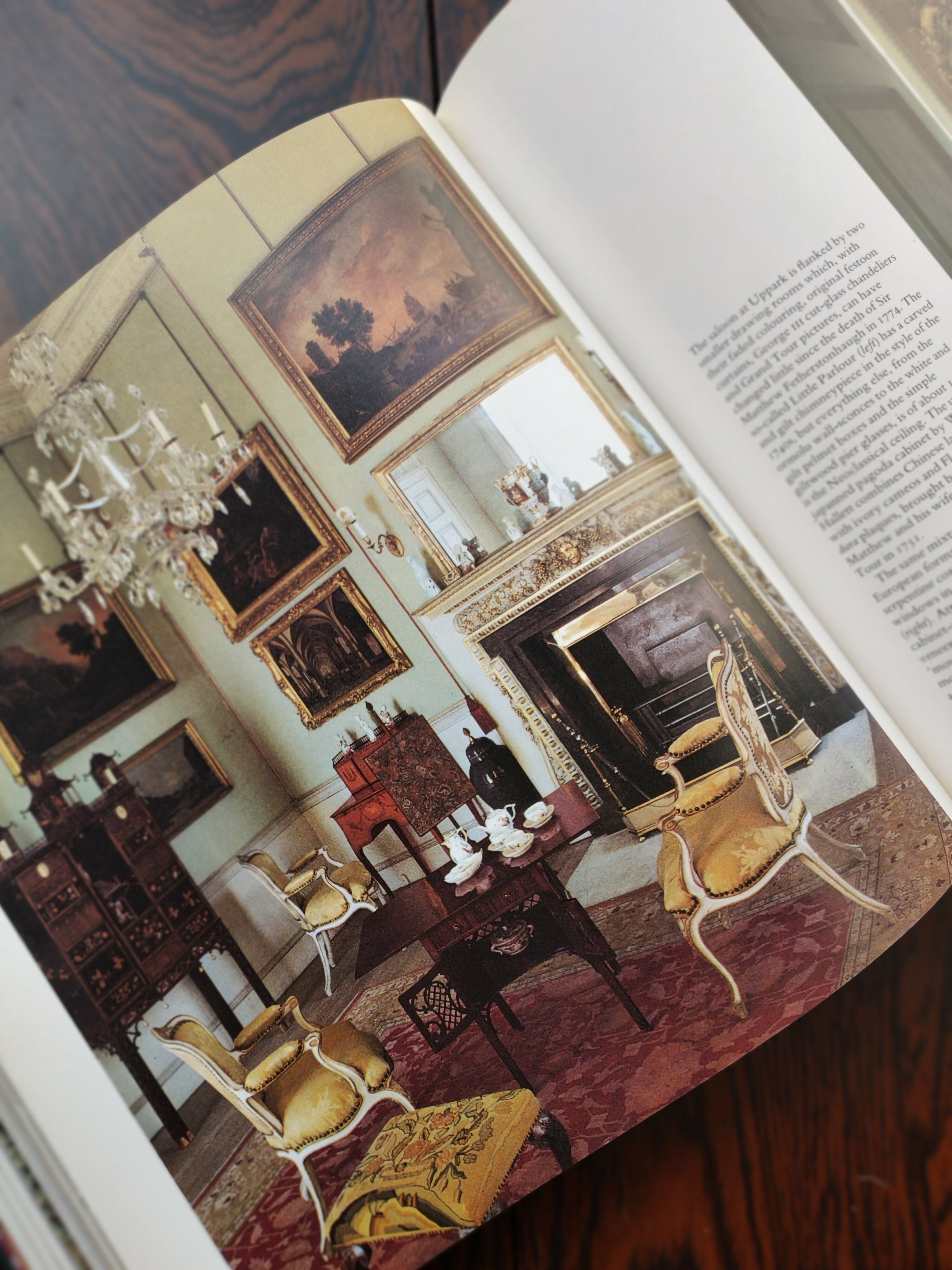 Livro Importado de decoração &quot;The English Country House&quot; - publicado em 1985