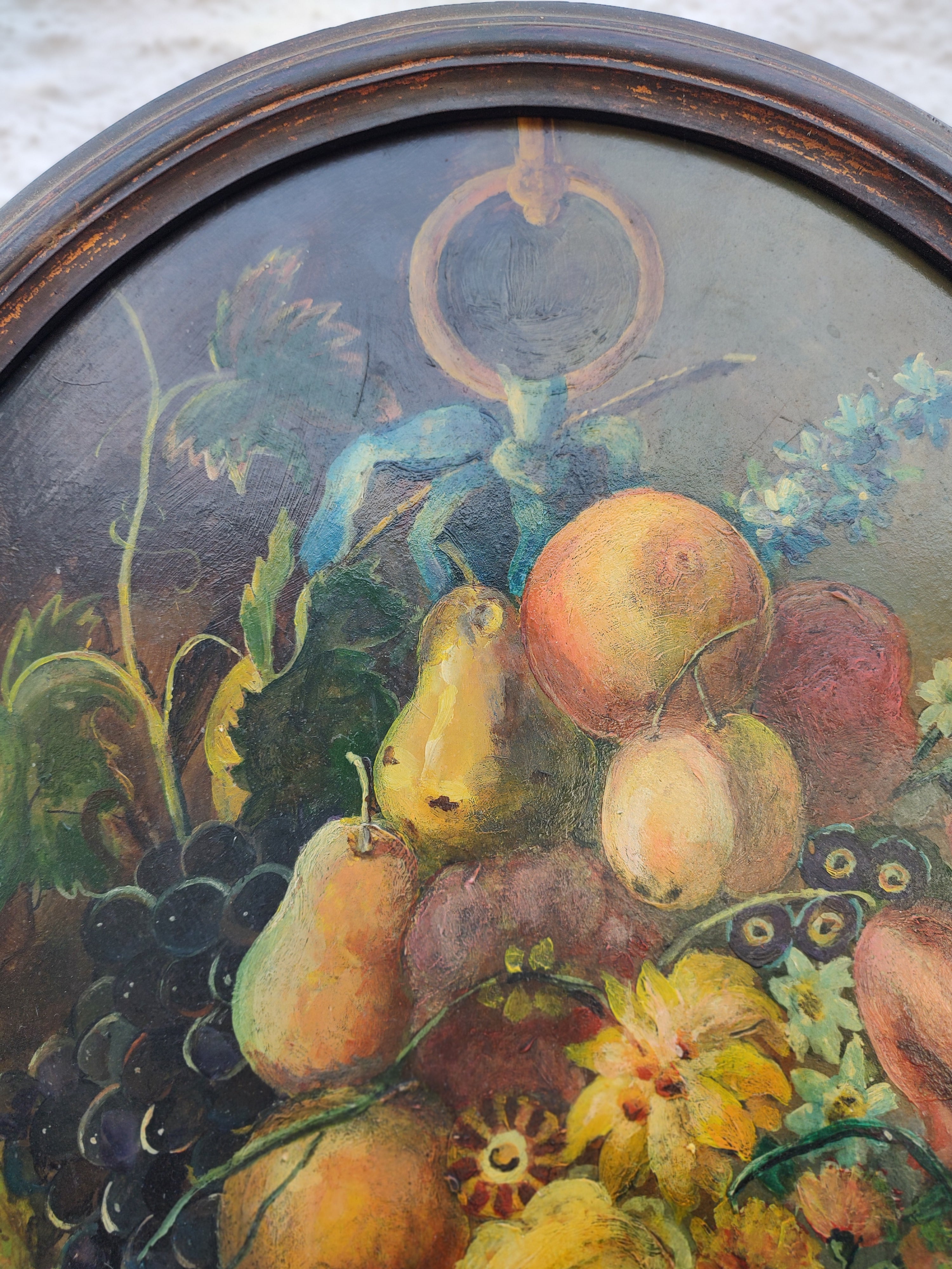 Maravilhoso Quadro oval com pintura à óleo de Flores e Frutas (76cm x 56cm)