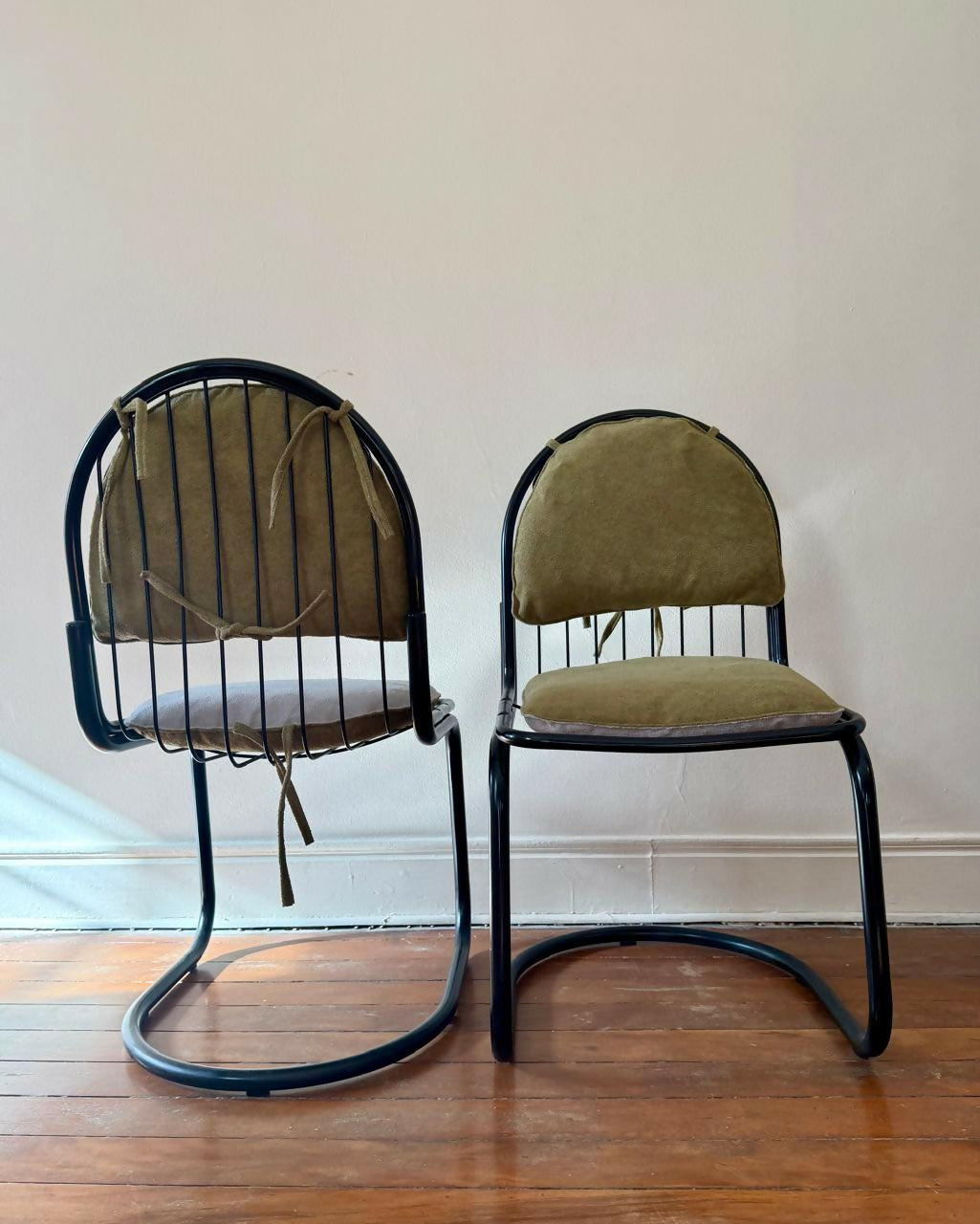 3 Cadeiras Tubular anos 80 (valor unitário)