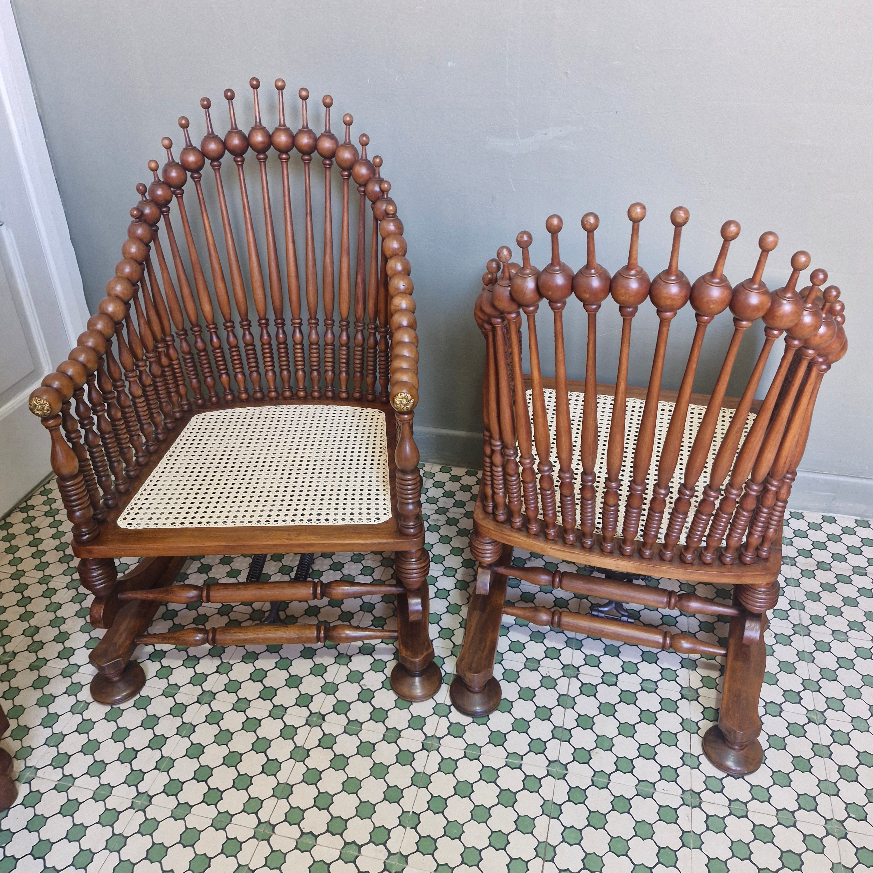 Par de Cadeiras de Balanço com palhinha 