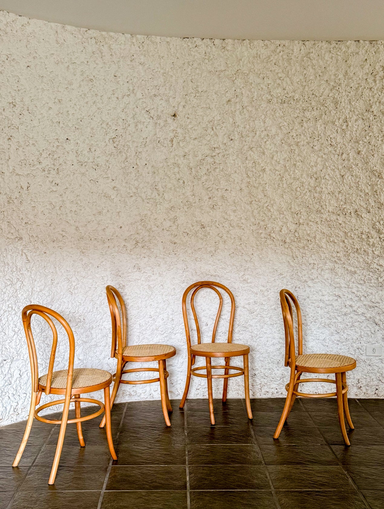Cadeira Thonet totalmente restaurada (Thonart) - valor unitário 