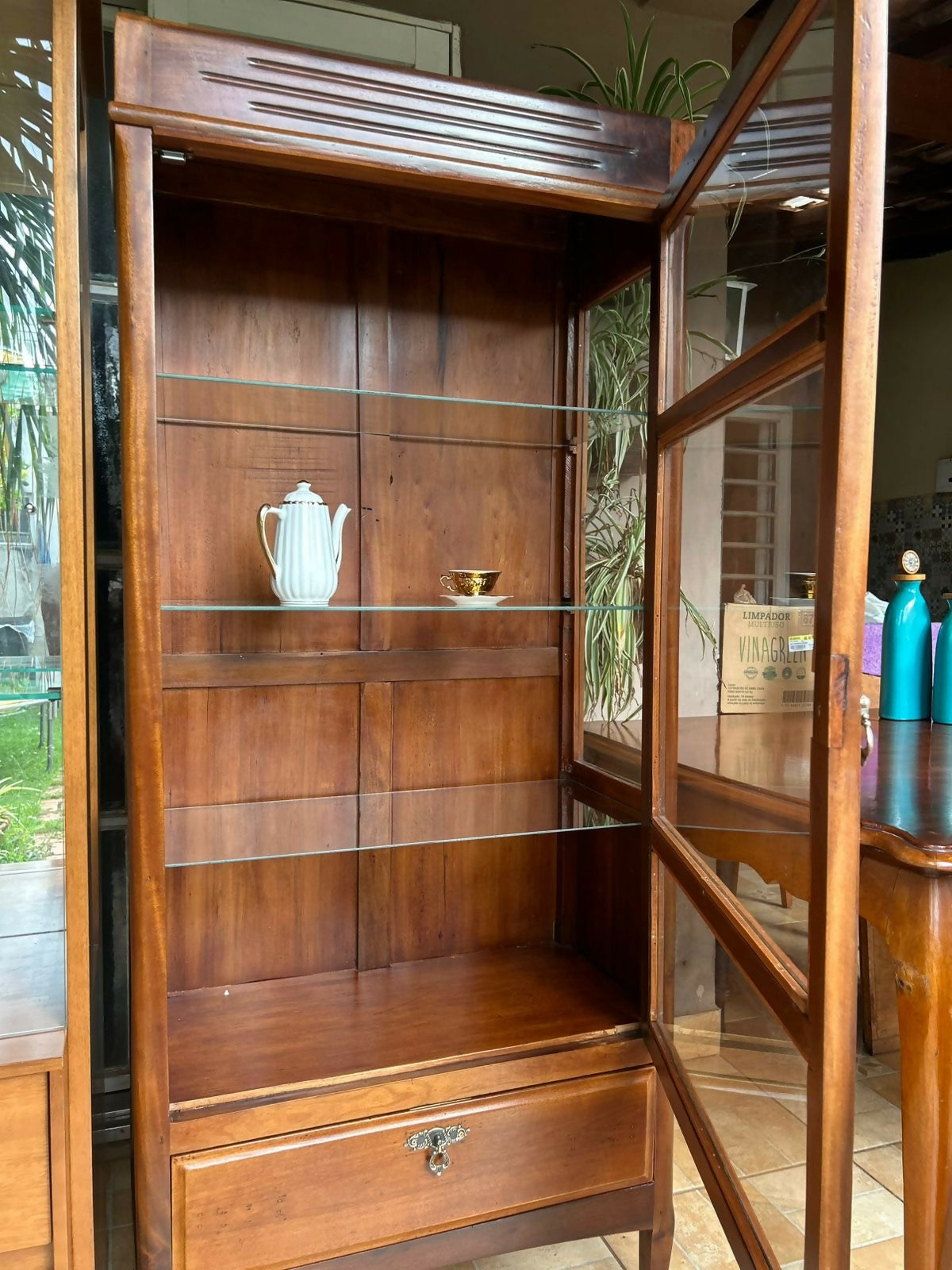 Cristaleira antiga totalmente restaurada maciça *Reliquia*